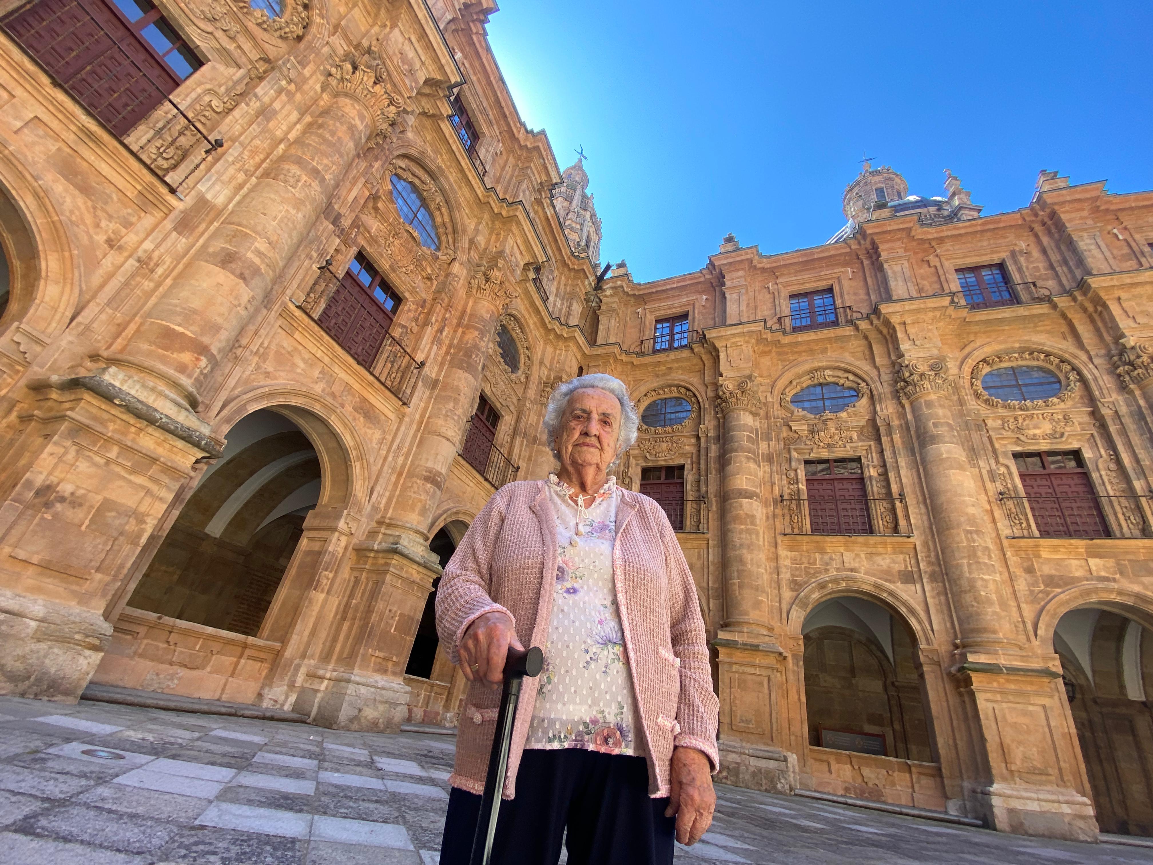 Visitación Macías Manzano, 'Visi', estudiante de 100 años de la Universidad Pontificia de Salamanca