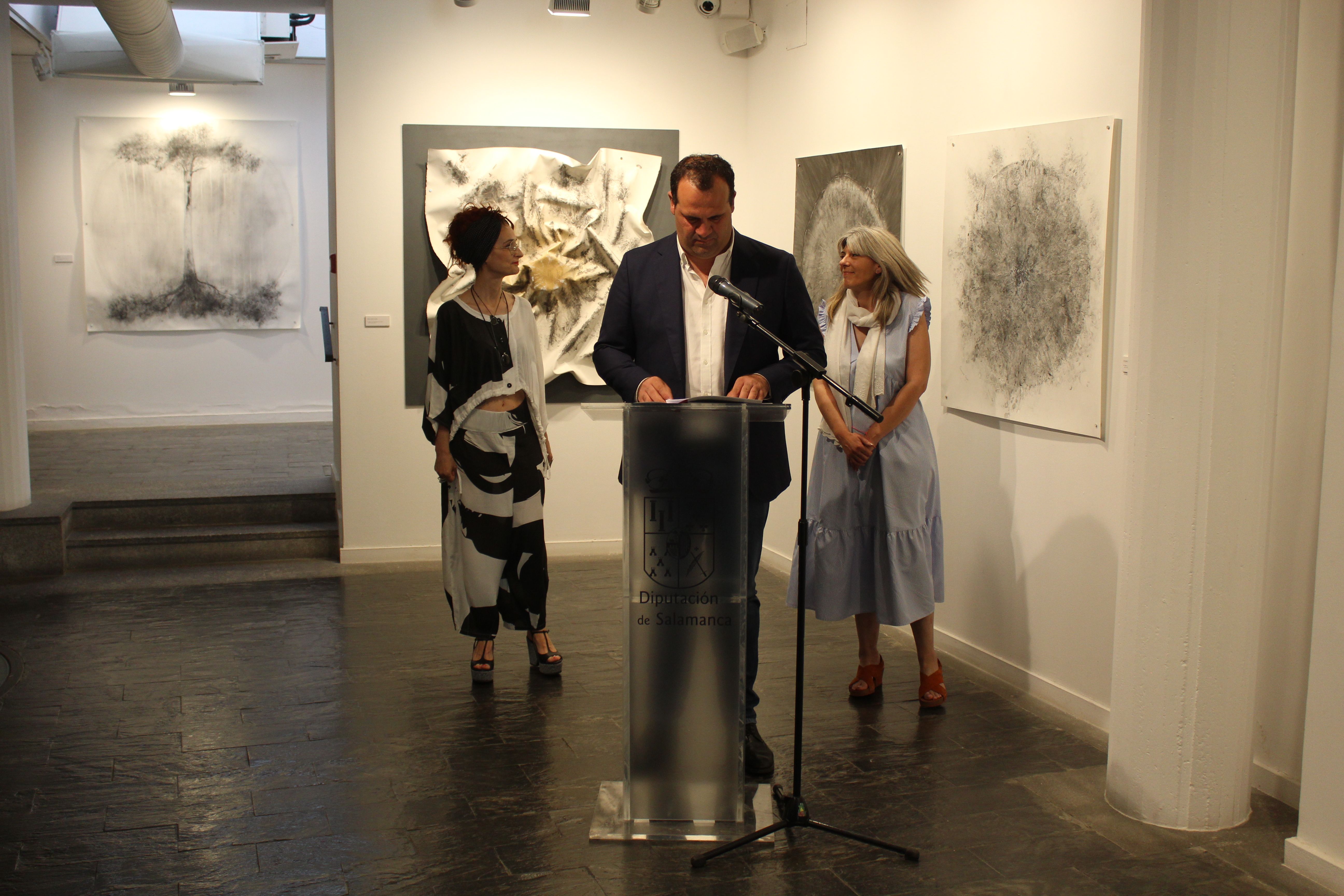 Inauguración la exposición de pintura “Las líneas del alma”