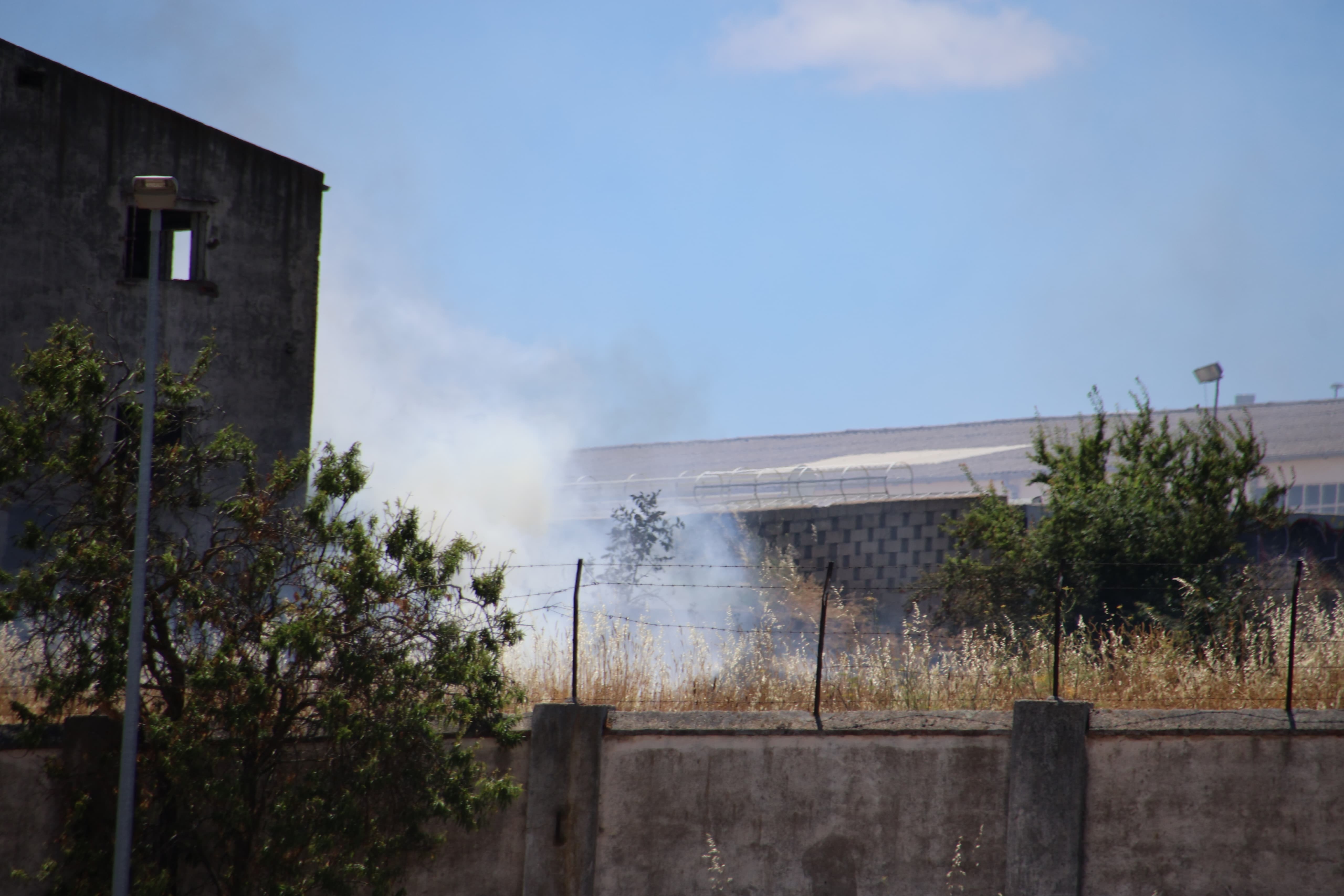 Incendio en las inmediaciones del Centro Comercial Capuchinos (6)