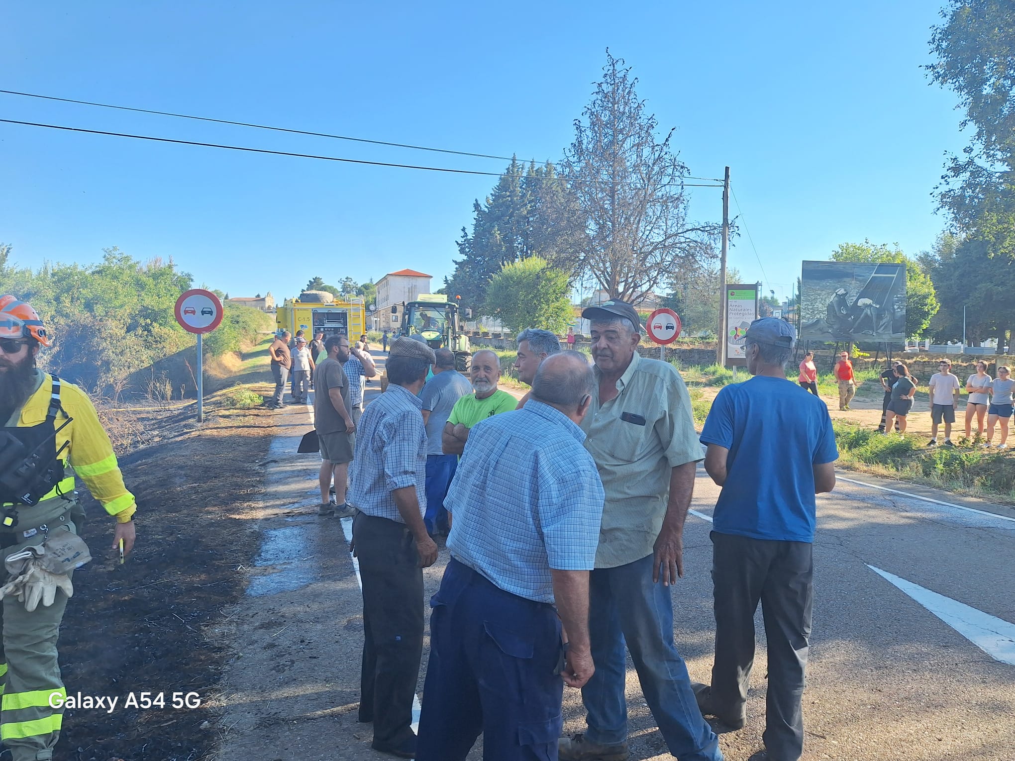 Incendio forestal en San Felices de los Gallegos (4)