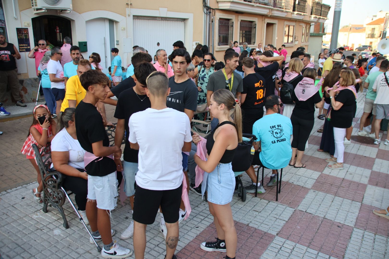 Entrega de pañoletas, pregón y empanada para todos en San Cristóbal de la Cuesta 