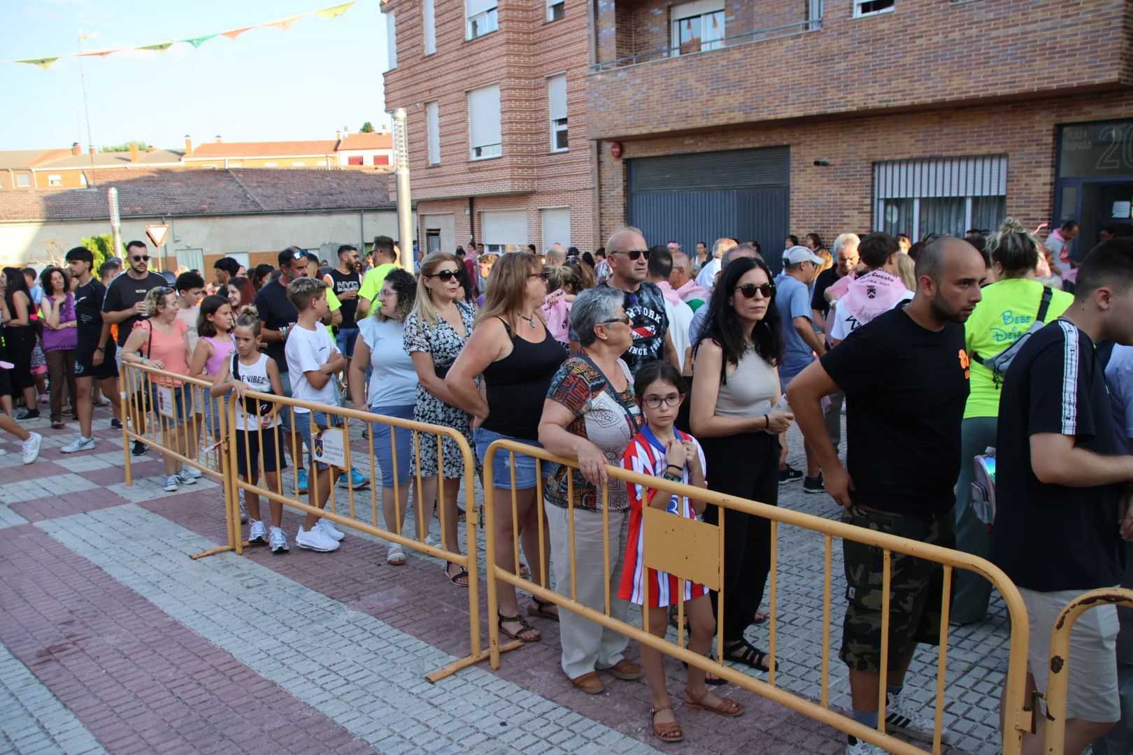 Entrega de pañoletas, pregón y empanada para todos en San Cristóbal de la Cuesta 