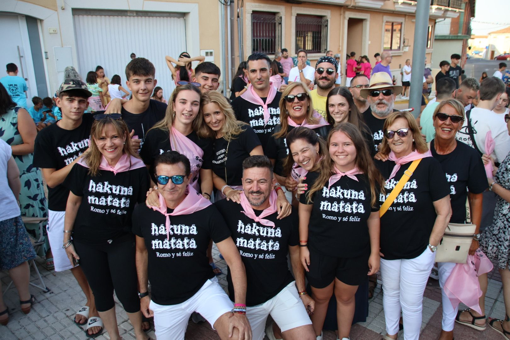 Entrega de pañoletas, pregón y empanada para todos en San Cristóbal de la Cuesta 