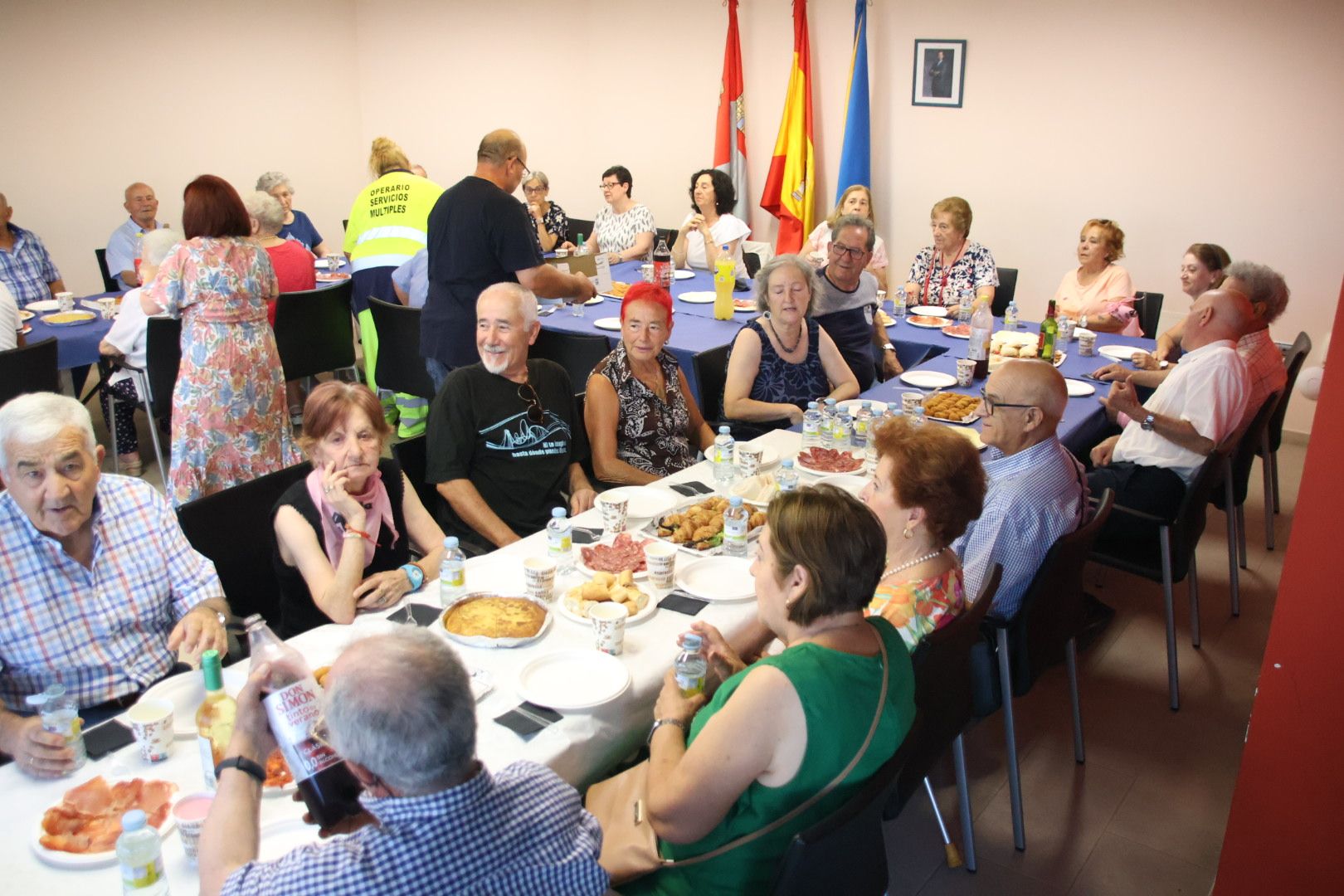 Tradicional merienda en homenaje a nuestro mayores 