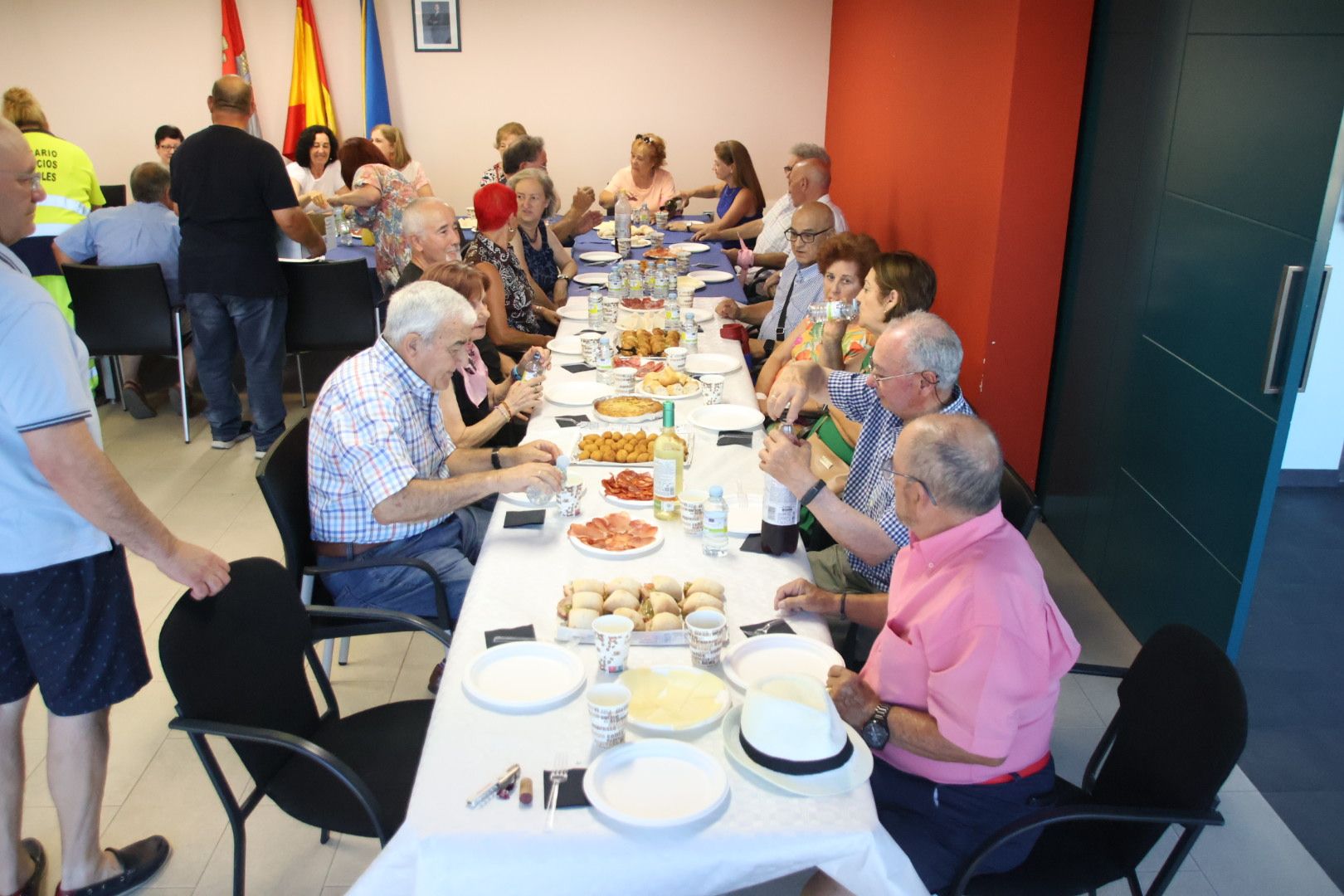 Tradicional merienda en homenaje a nuestros mayores