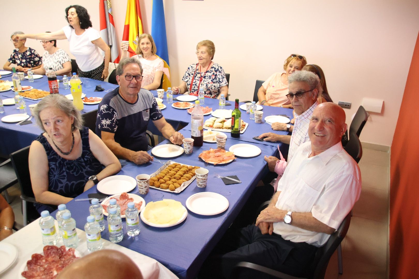 Tradicional merienda en homenaje a nuestros mayores 