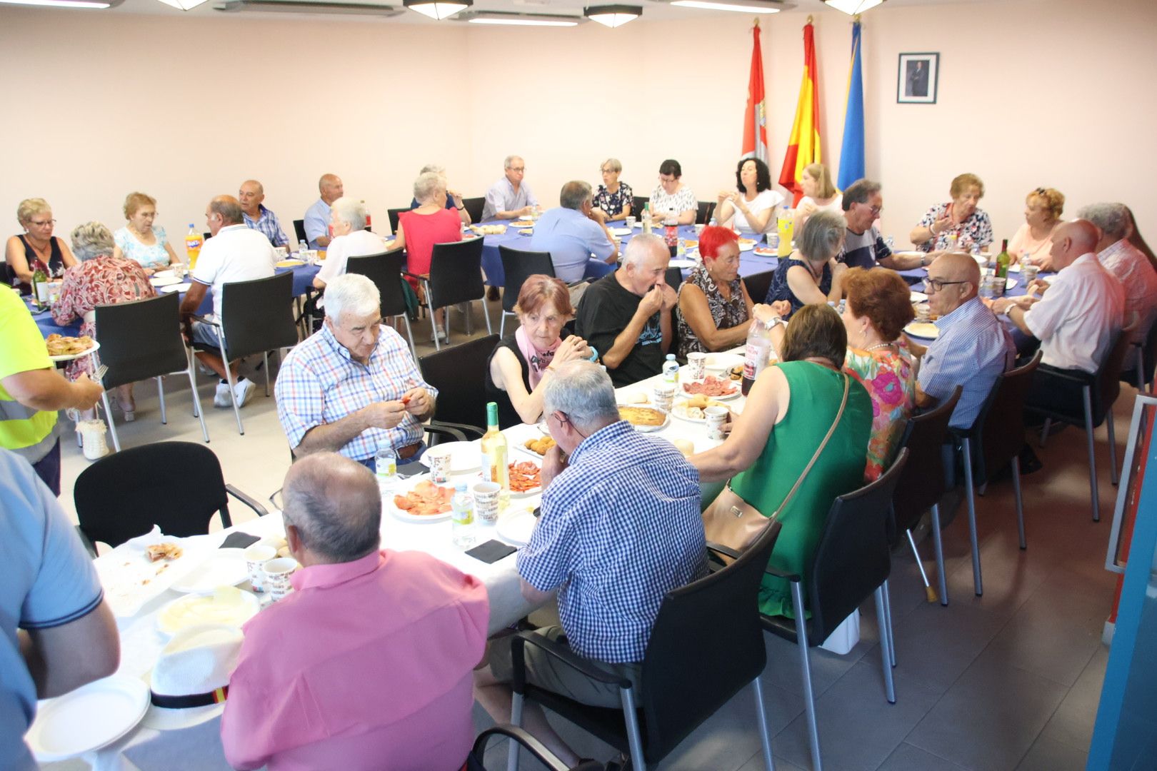 Tradicional merienda en homenaje a nuestros mayores 