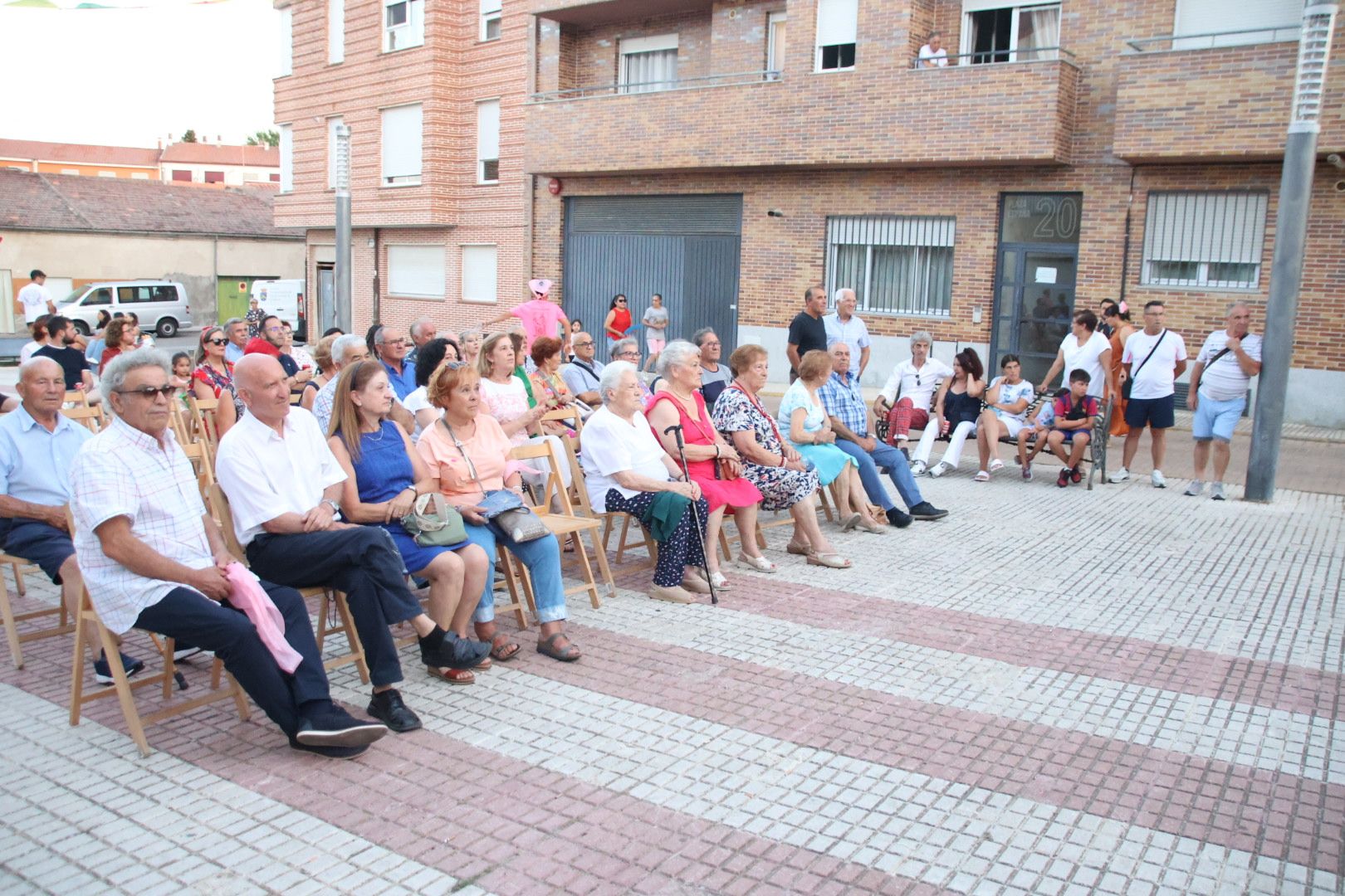 Tradicional merienda en homenaje a nuestros mayores  y coplas