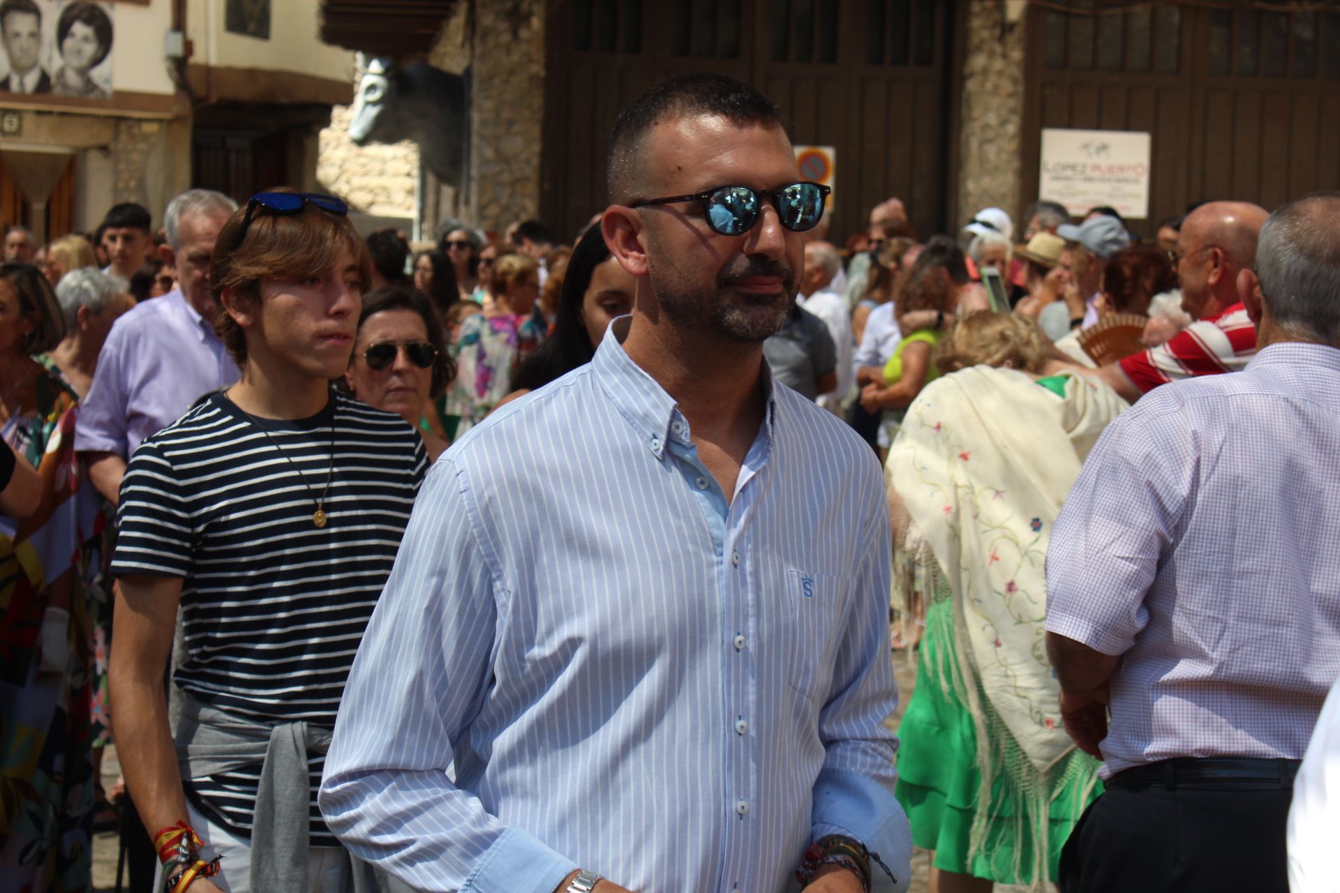 Procesión y ofertorio en Mogarraz