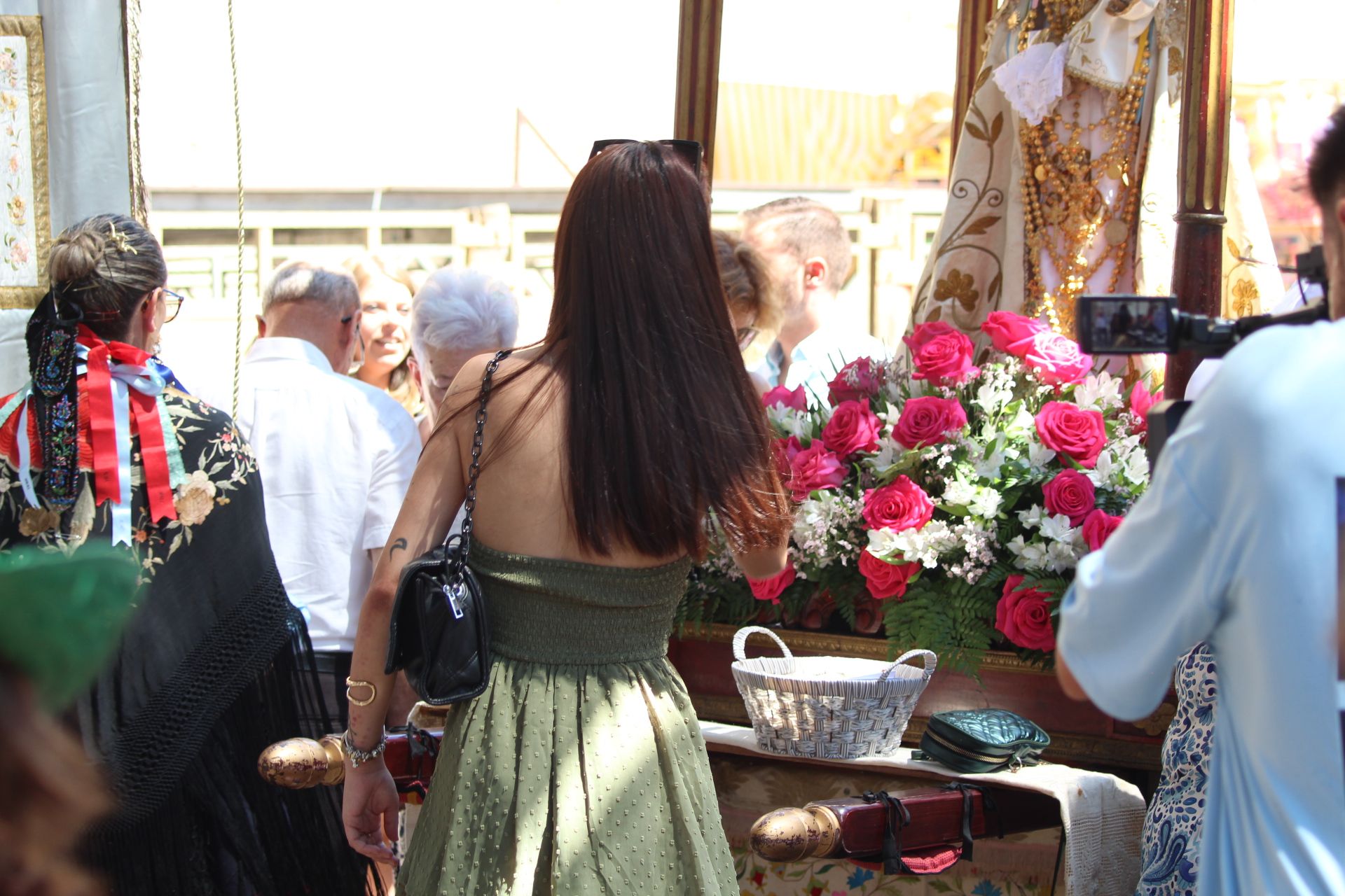 Procesión y ofertorio en Mogarraz