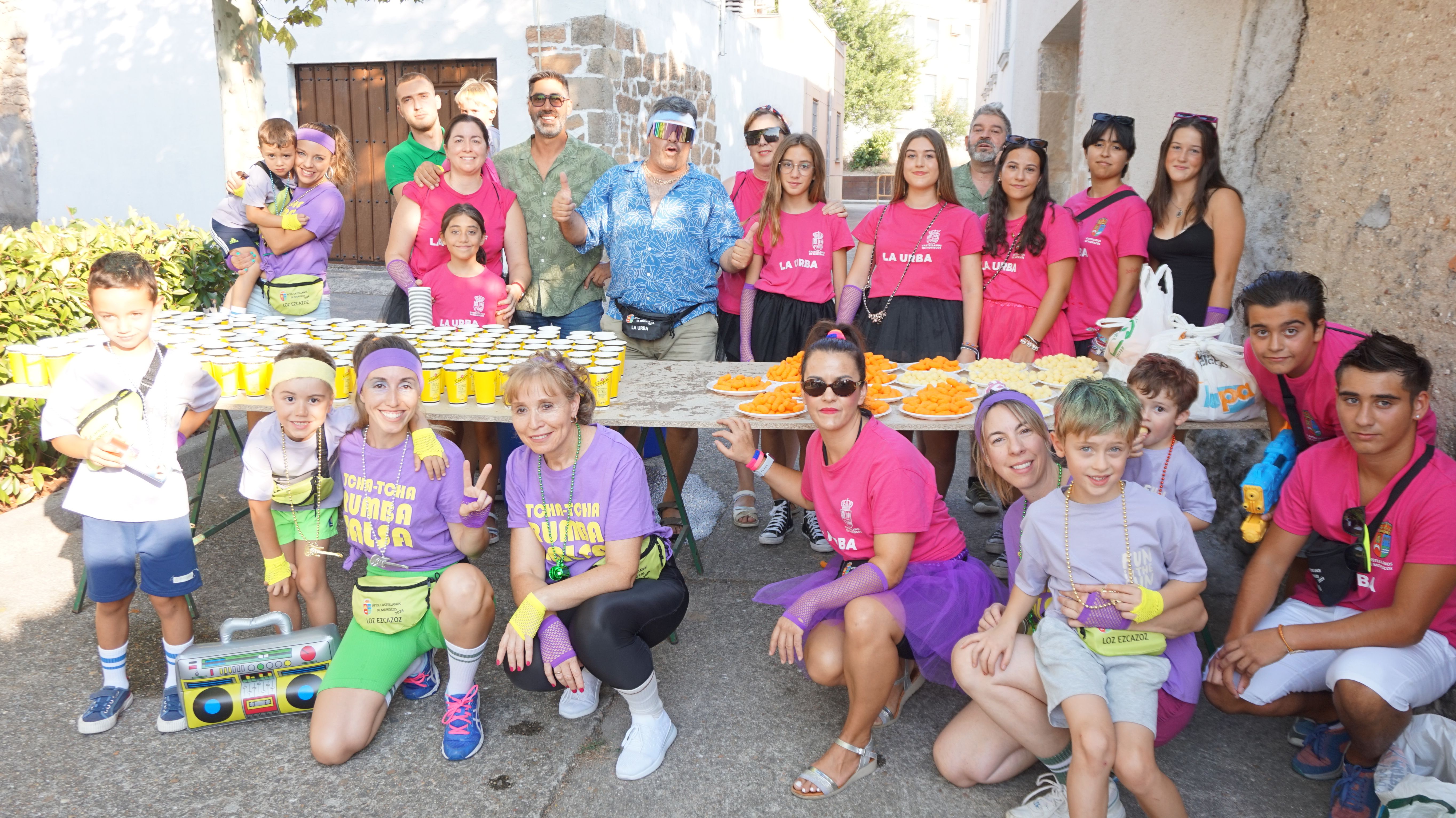 Desfile de peñas en Castellanos de Moriscos (3)