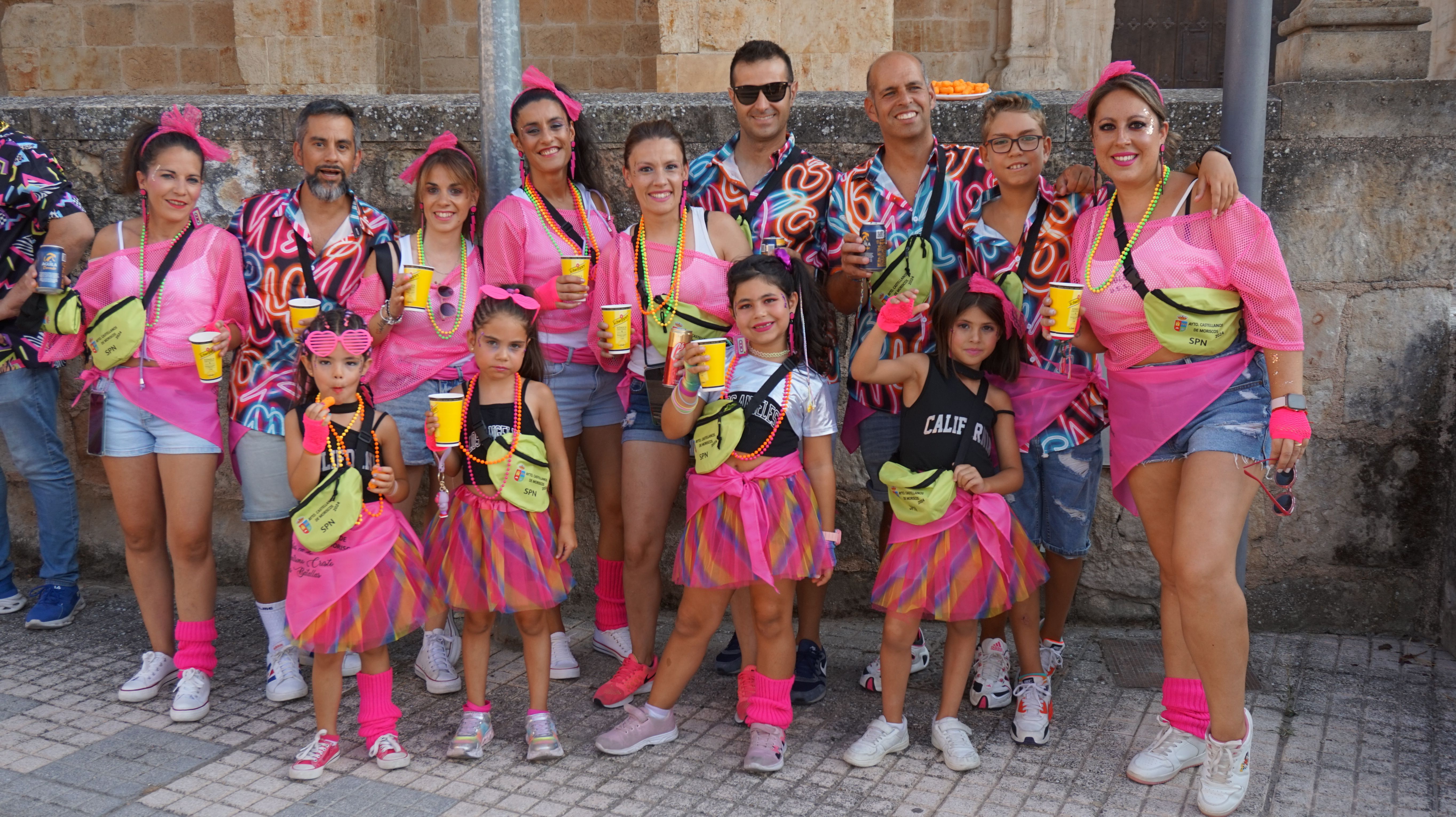 Desfile de peñas en Castellanos de Moriscos (18)