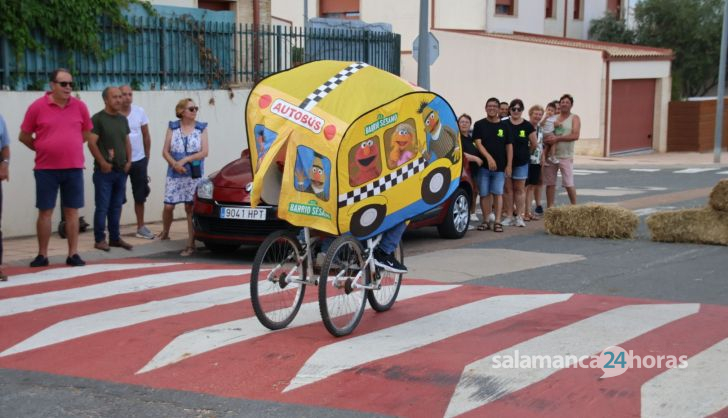 Carrera autos locos en Doñinos de Salamanca. Fotos Andrea M. 