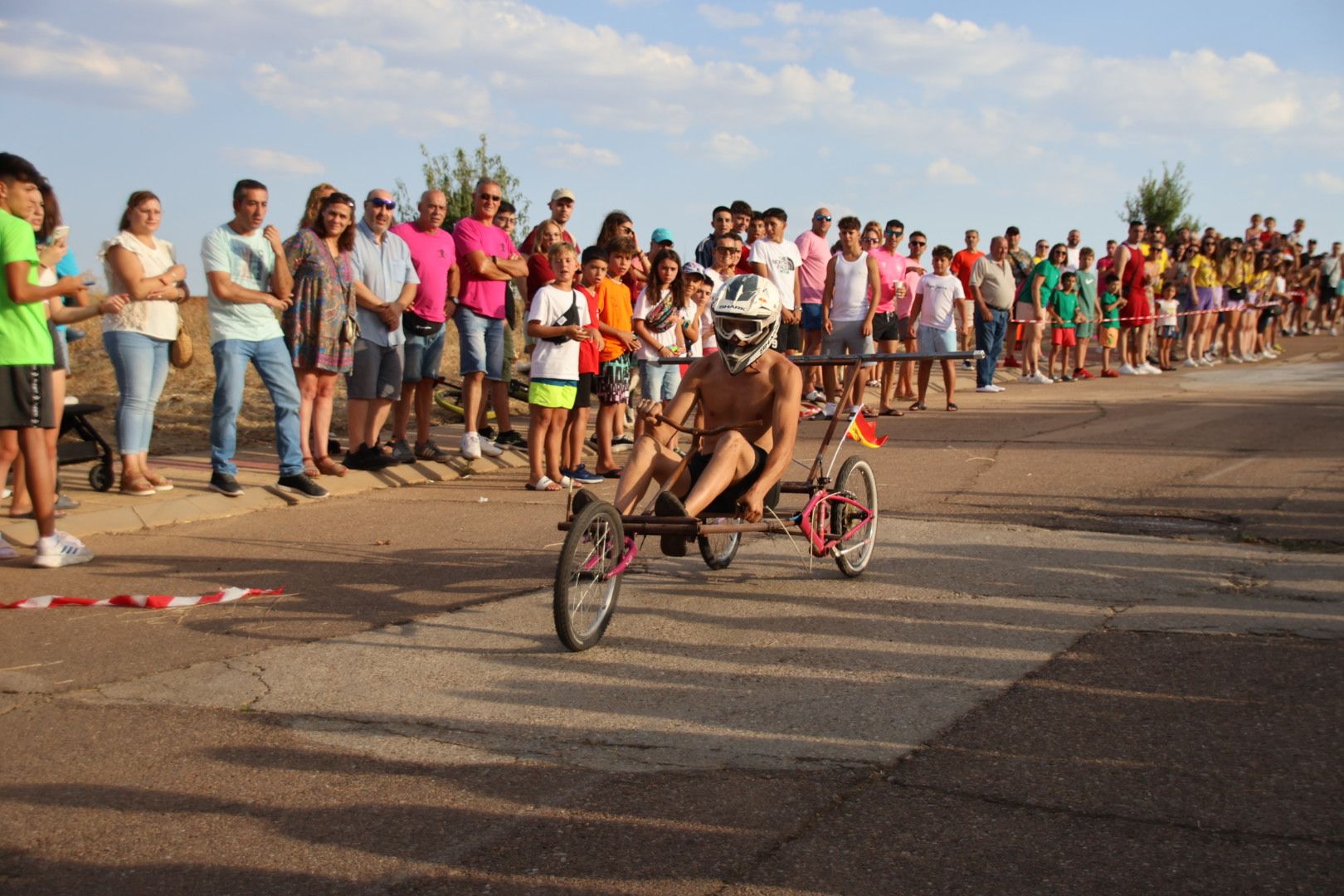 Carrera autos locos en Doñinos de Salamanca. Fotos Andrea M. 