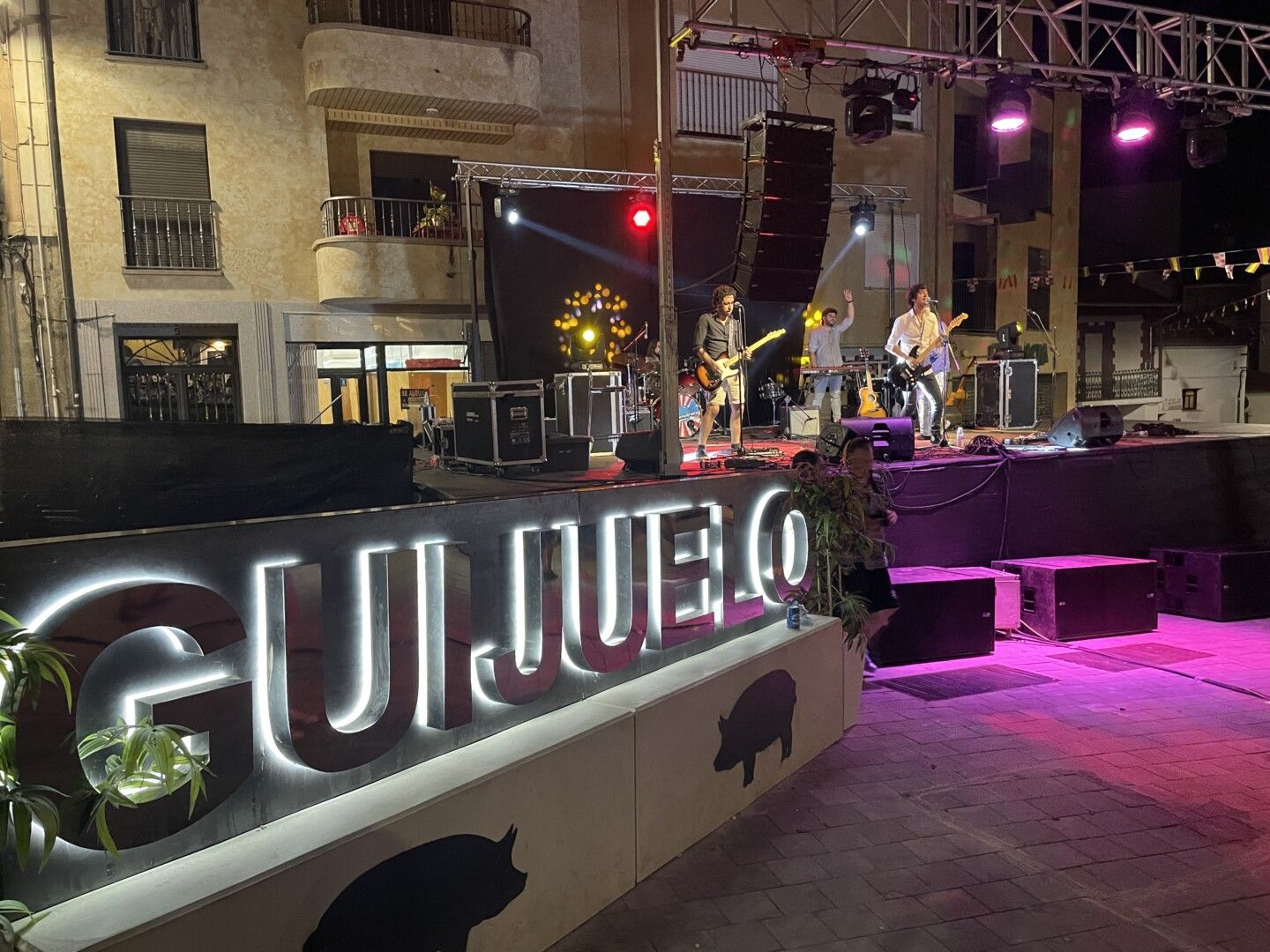 GALERÍA | GALERÍA | Cabezudos, juegos tradicionales y mucha música las ‘Noches de la Pradera’ en Guijuelo. Fotos Ayuntamiento de Guijuelo