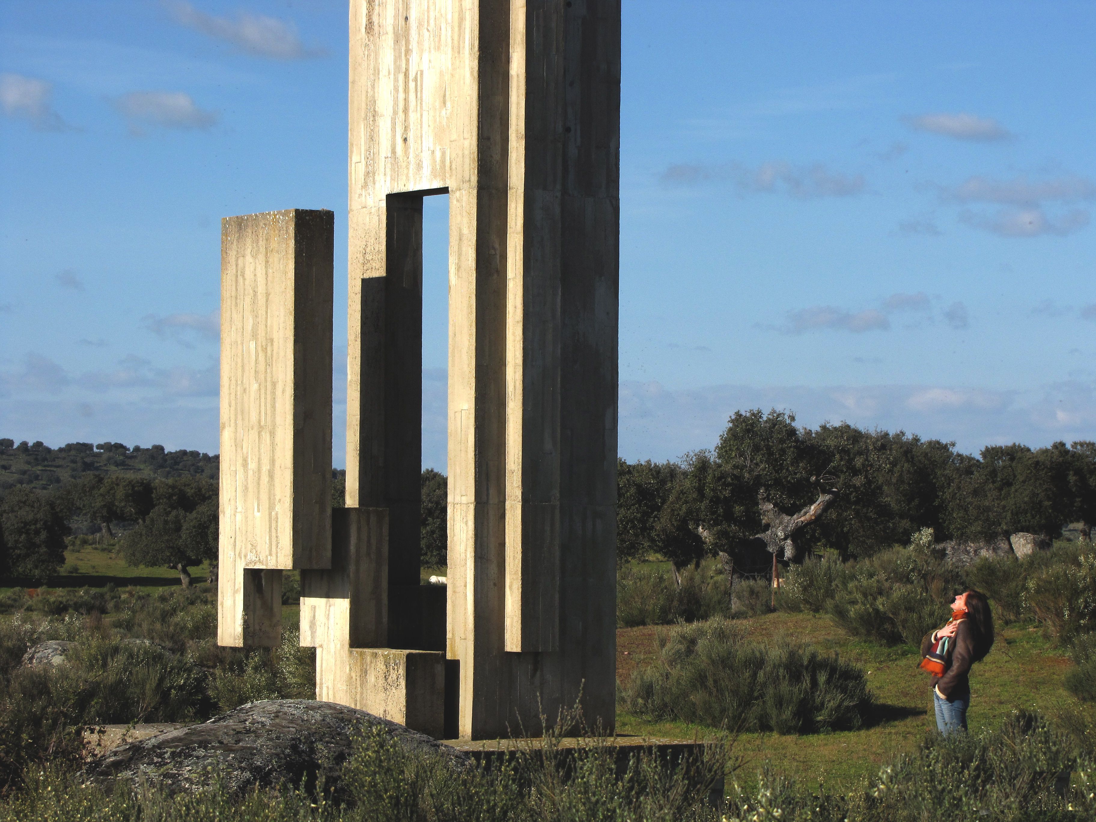 Obelisco a la libertad, escultura de Ángel Mateos, Villavieja de Yeltes