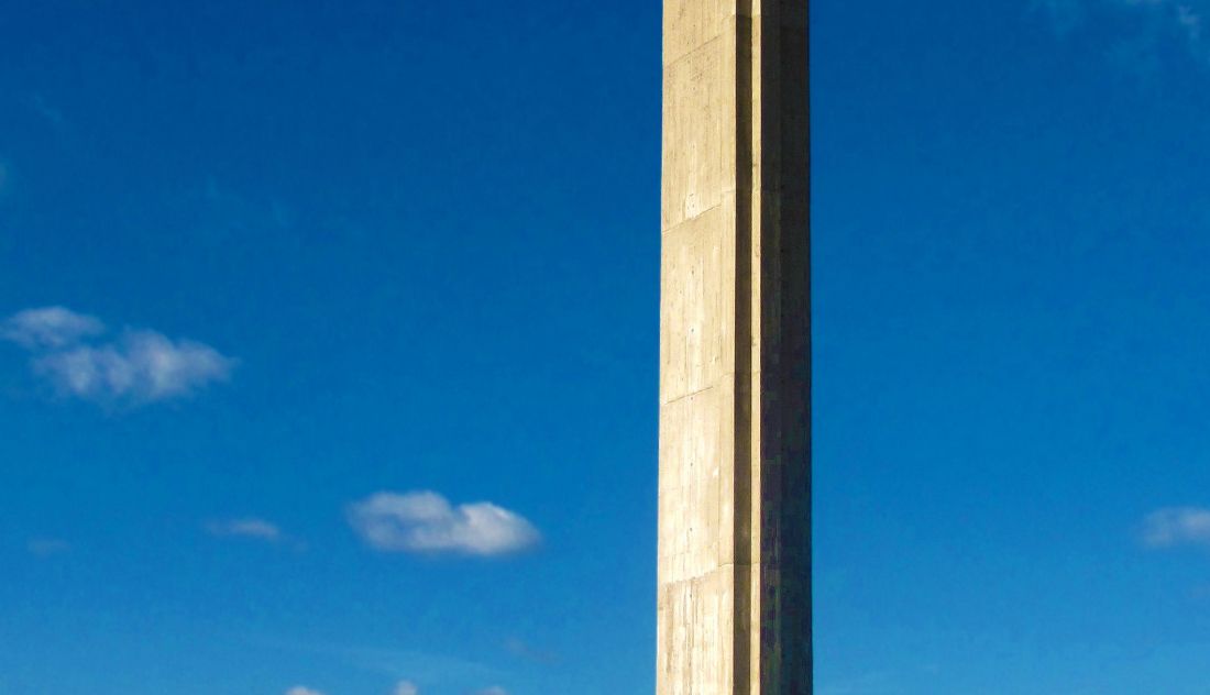 Obelisco a la libertad, escultura de Ángel Mateos, Villavieja de Yeltes