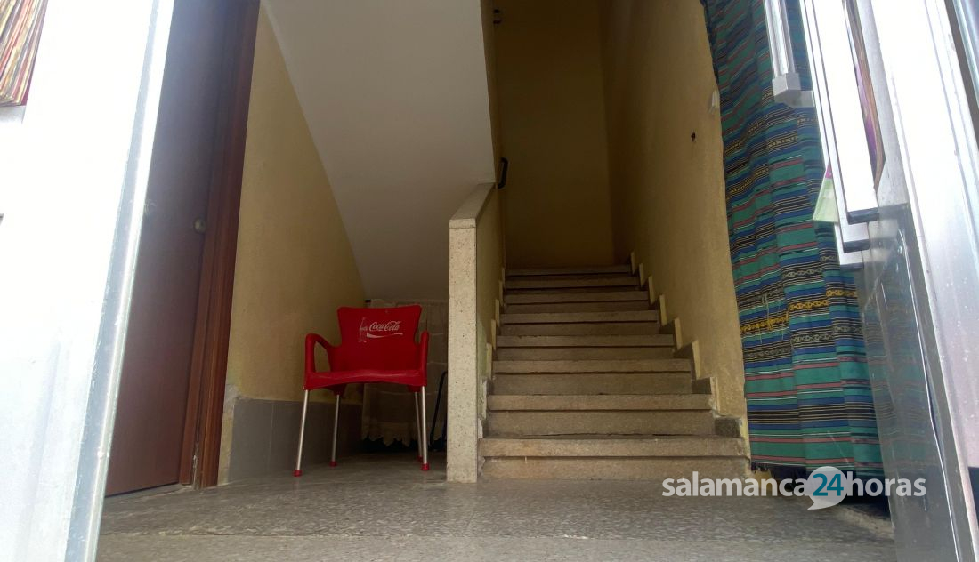 GALERÍA | Casa situada en el barrio de El Carmen donde han liberado a una mujer que llevaba un mes atada de pies y manos en una buhardilla