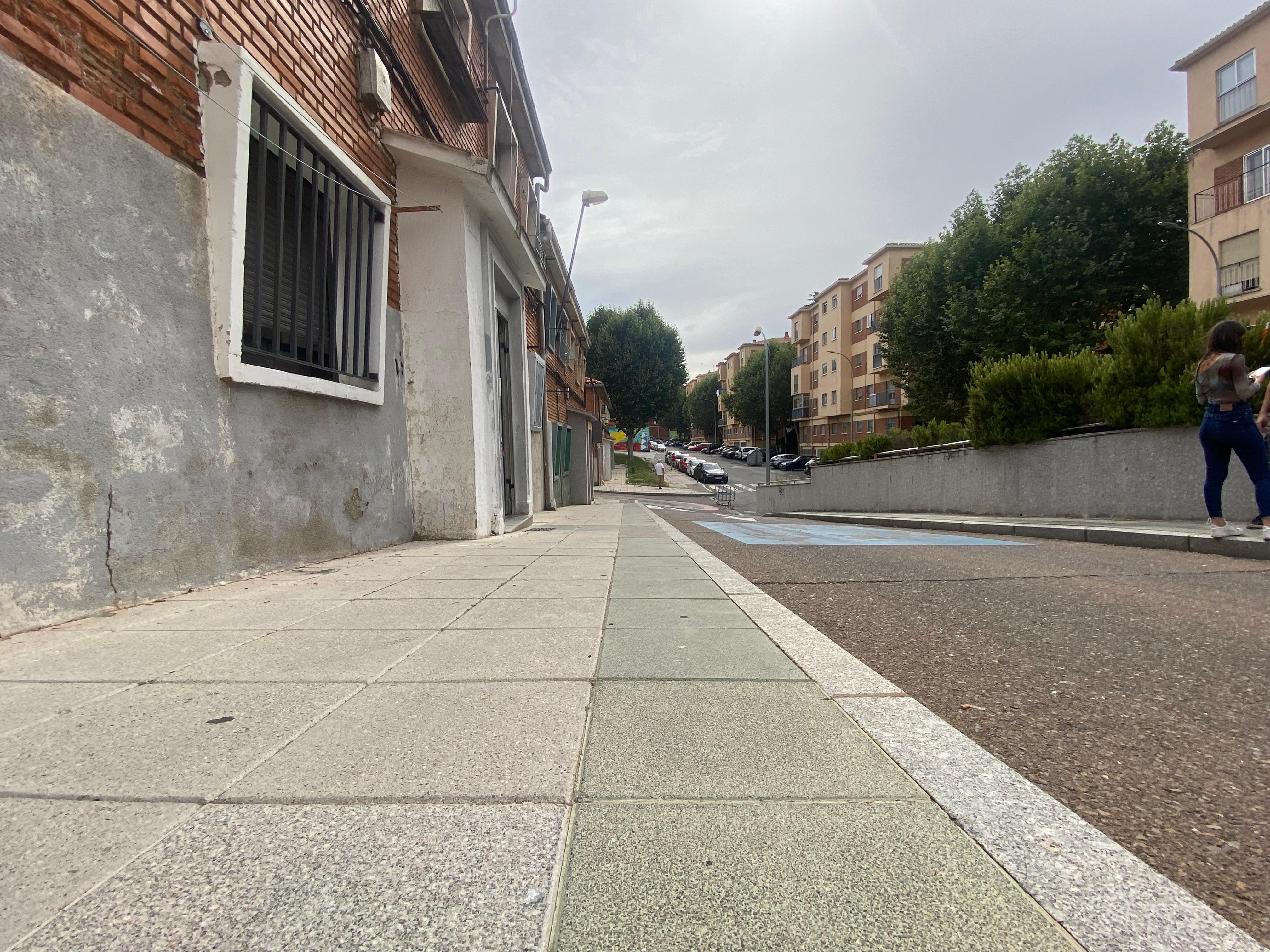 GALERÍA | Casa situada en el barrio de El Carmen donde han liberado a una mujer que llevaba un mes atada de pies y manos en una buhardilla