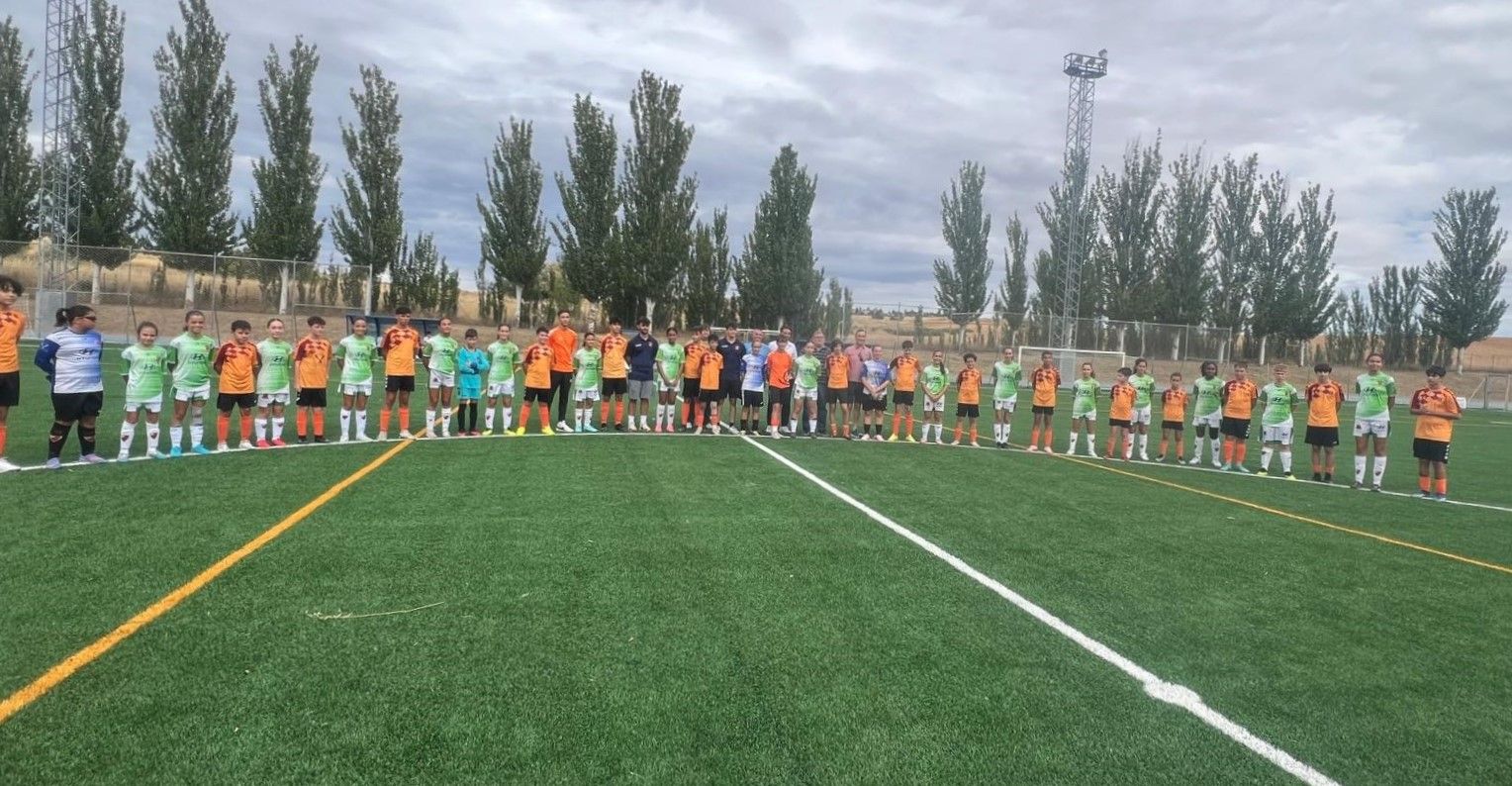  Partido para inagurar el nuevo cesped del campo municipal de Carbajosa entre el CD Carbajosa y Sporting Carbajosa (1)