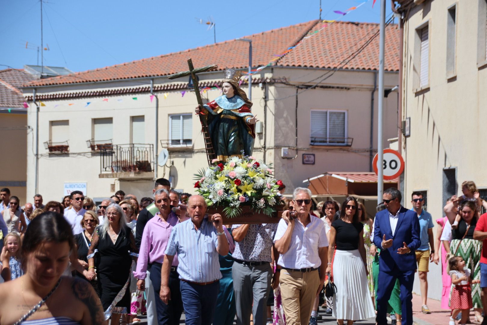 Calzada de Valdunciel, misa y procesión en honor a la patrona Santa Elena