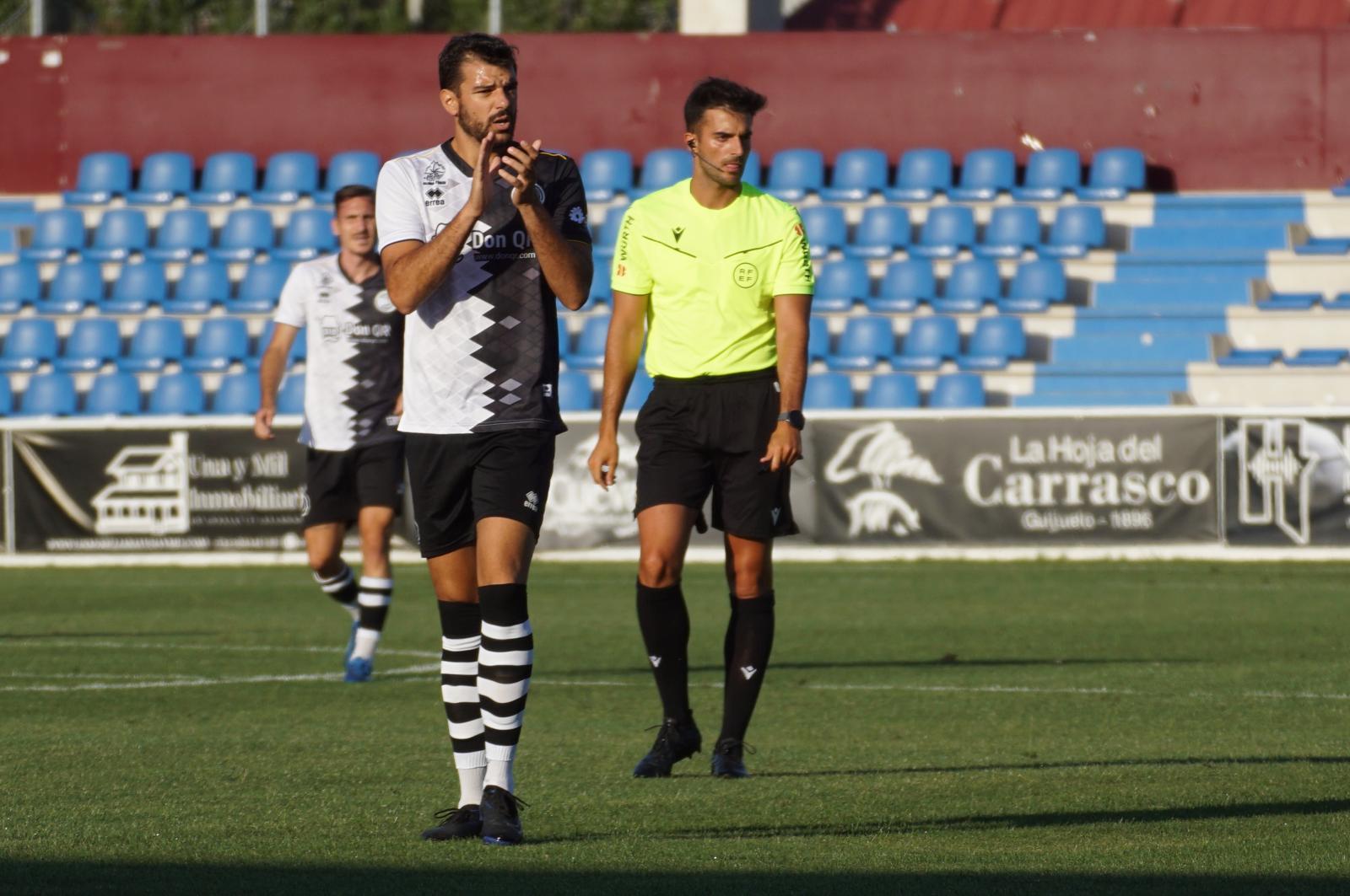 De la Nava aplaude en el amistoso ante el Zamora | FOTO JUANES