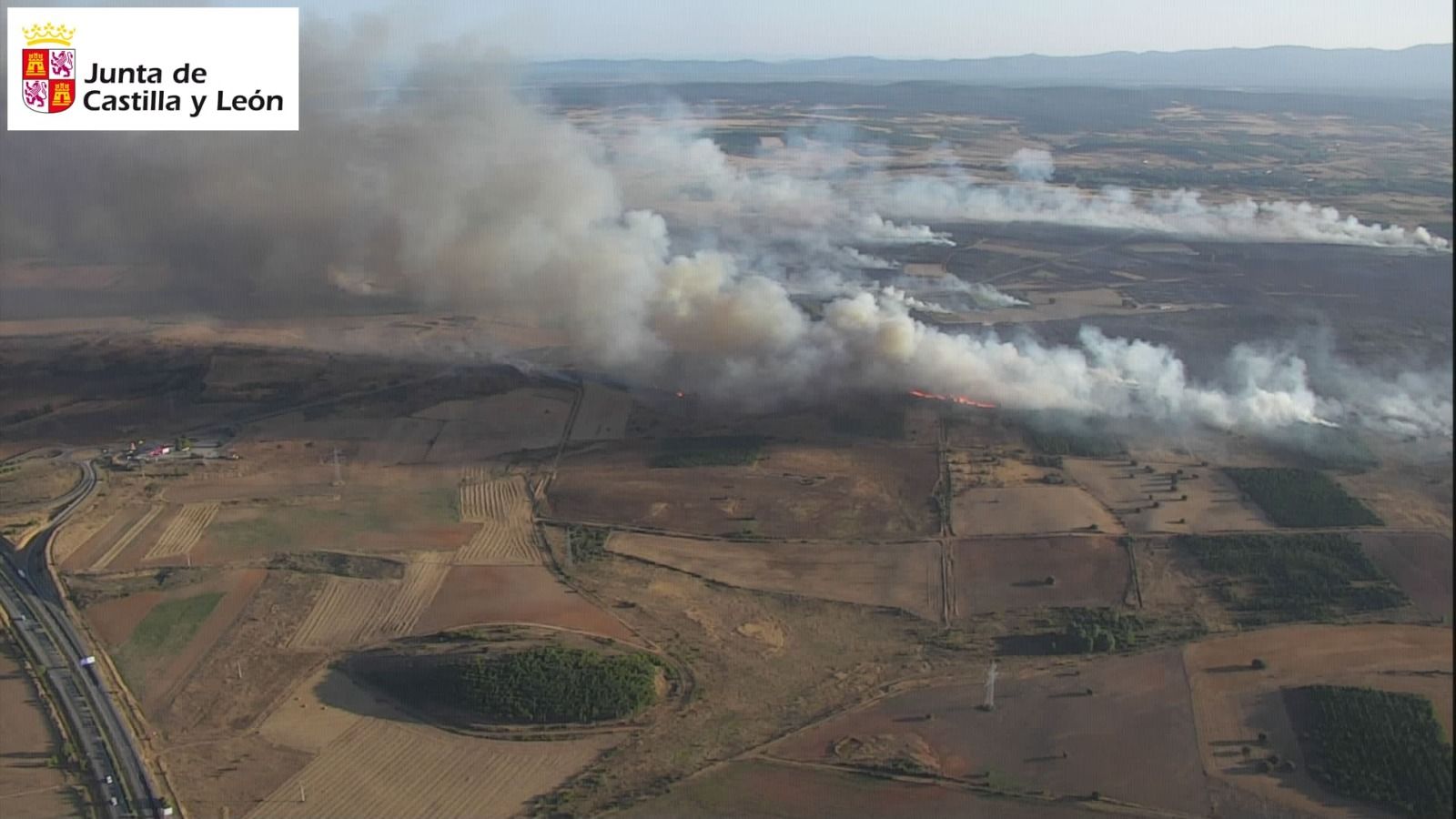 Incendio en Castrillo de los Polvazares. Foto: Junta de Castilla y León