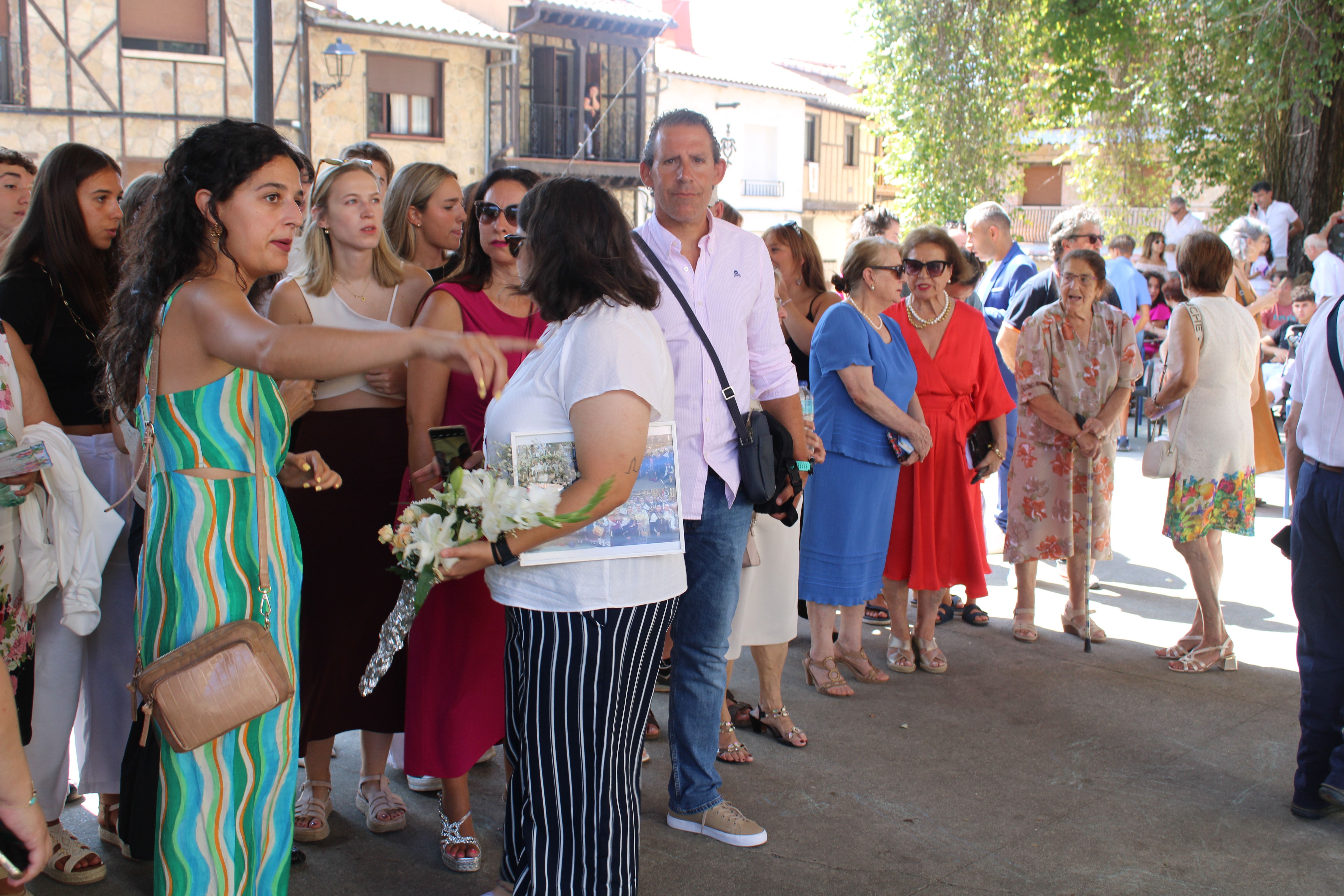 Procesión y ofertorio Villanueva del Conde (2)