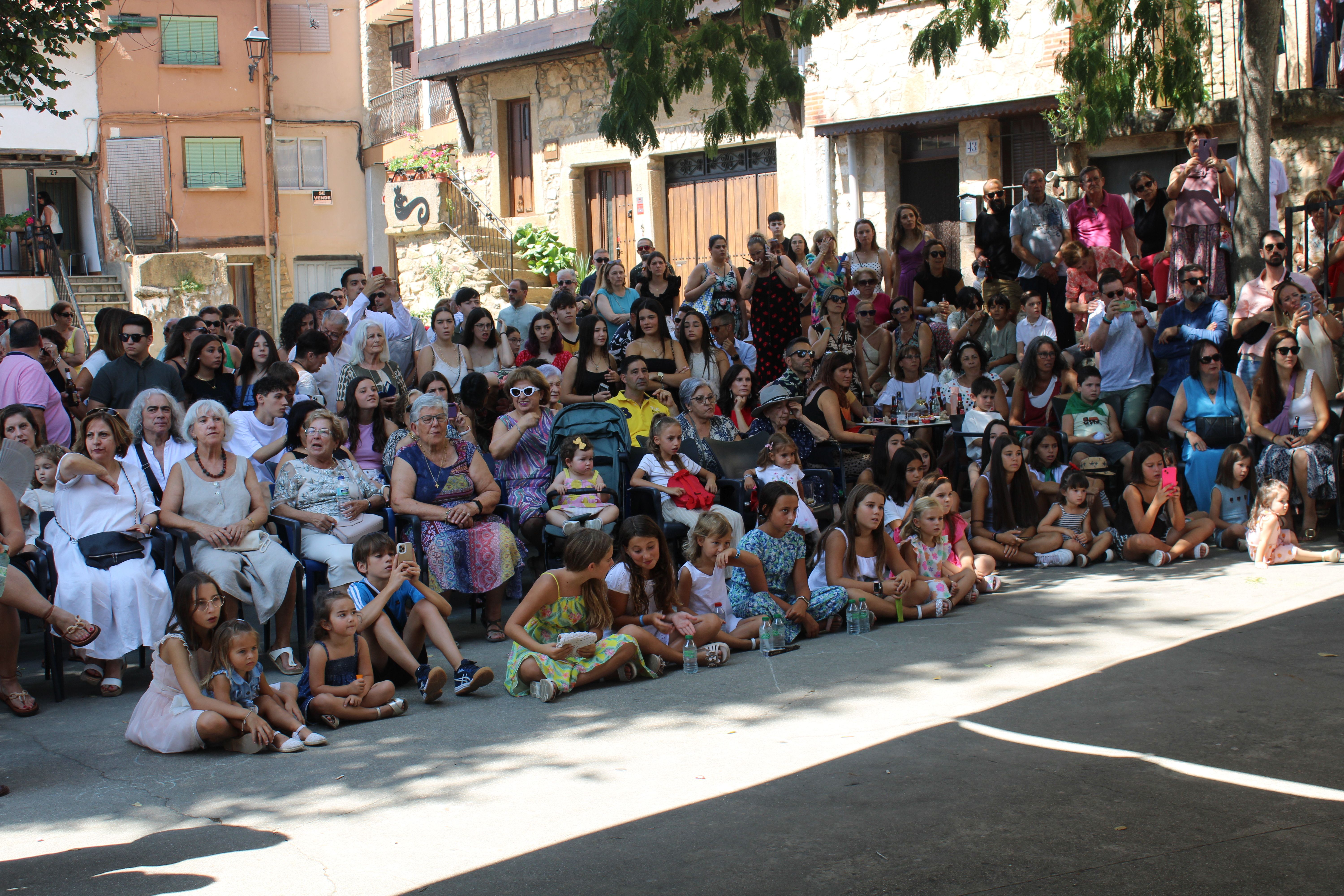 Procesión y ofertorio Villanueva del Conde (6)