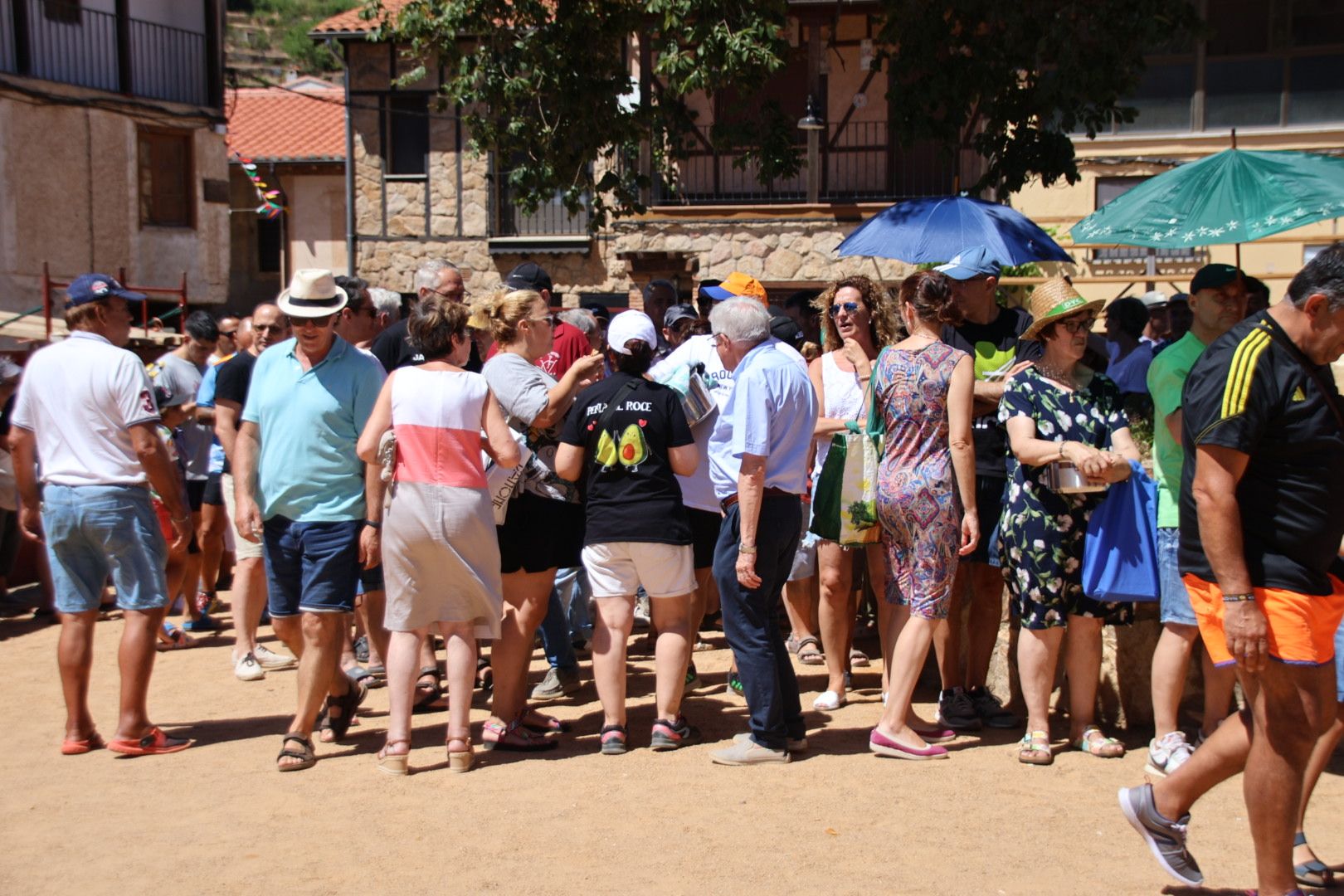 Villanueva del Conde, comida de socios