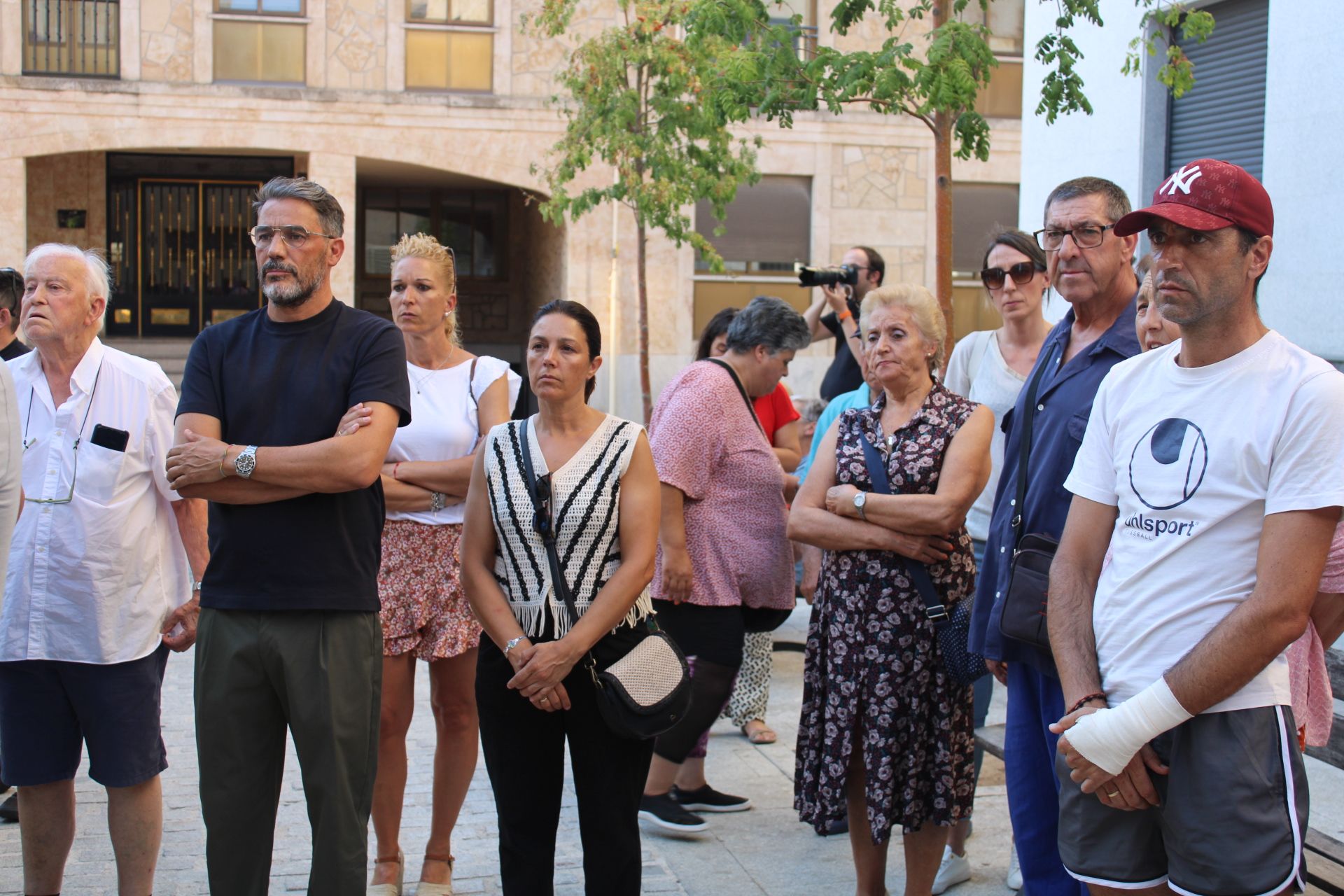 Protesta vecinos de Villamayor por los malos olores