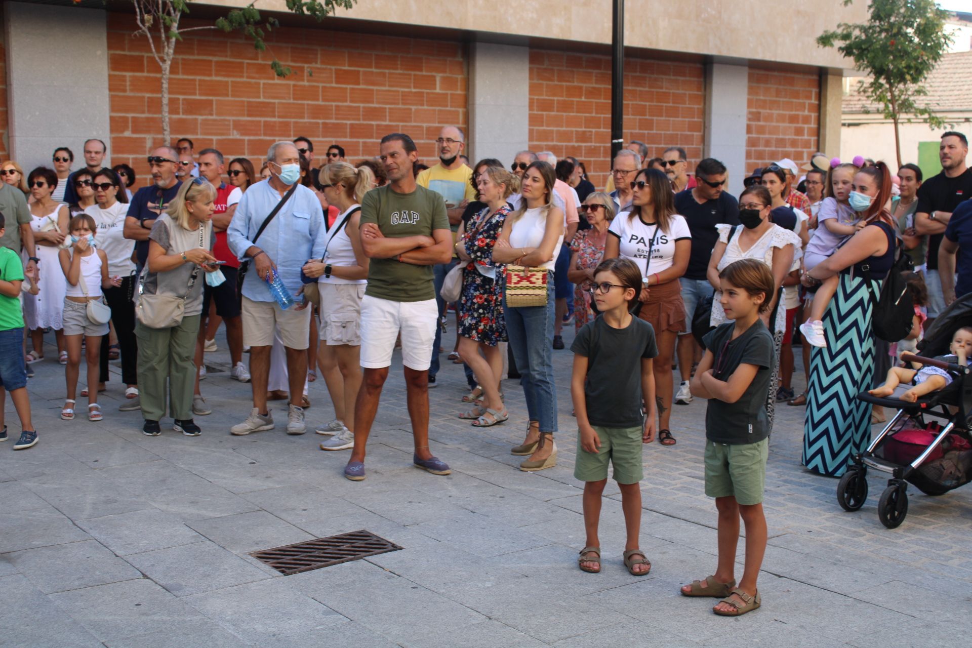 Protesta vecinos de Villamayor por los malos olores