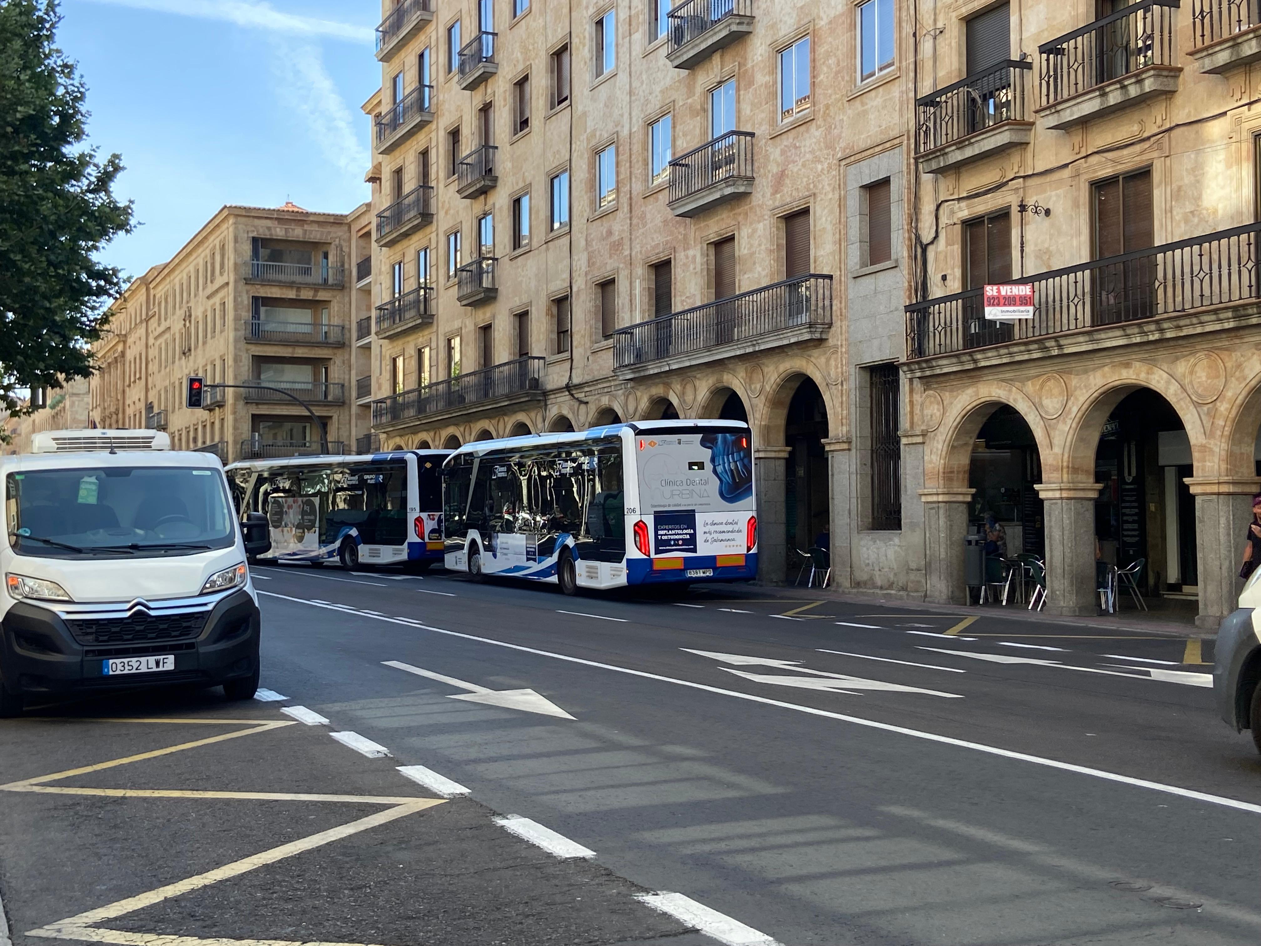 Autobús urbano en Salamanca. Foto de archivo.