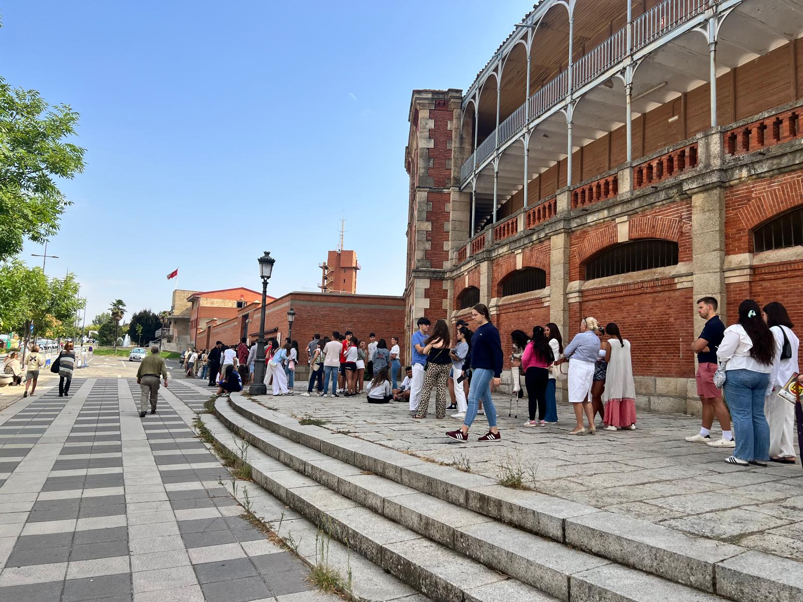 Colas para renovar los abonos en La Glorieta  (9)