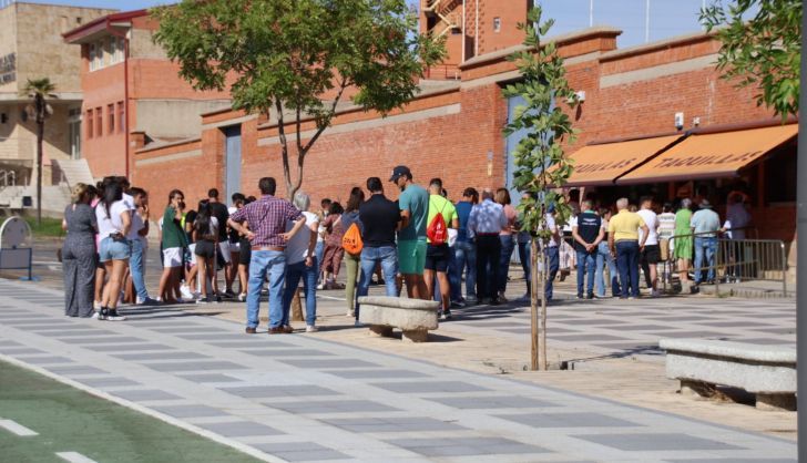 Colas para renovar los abonos en La Glorieta  (1)