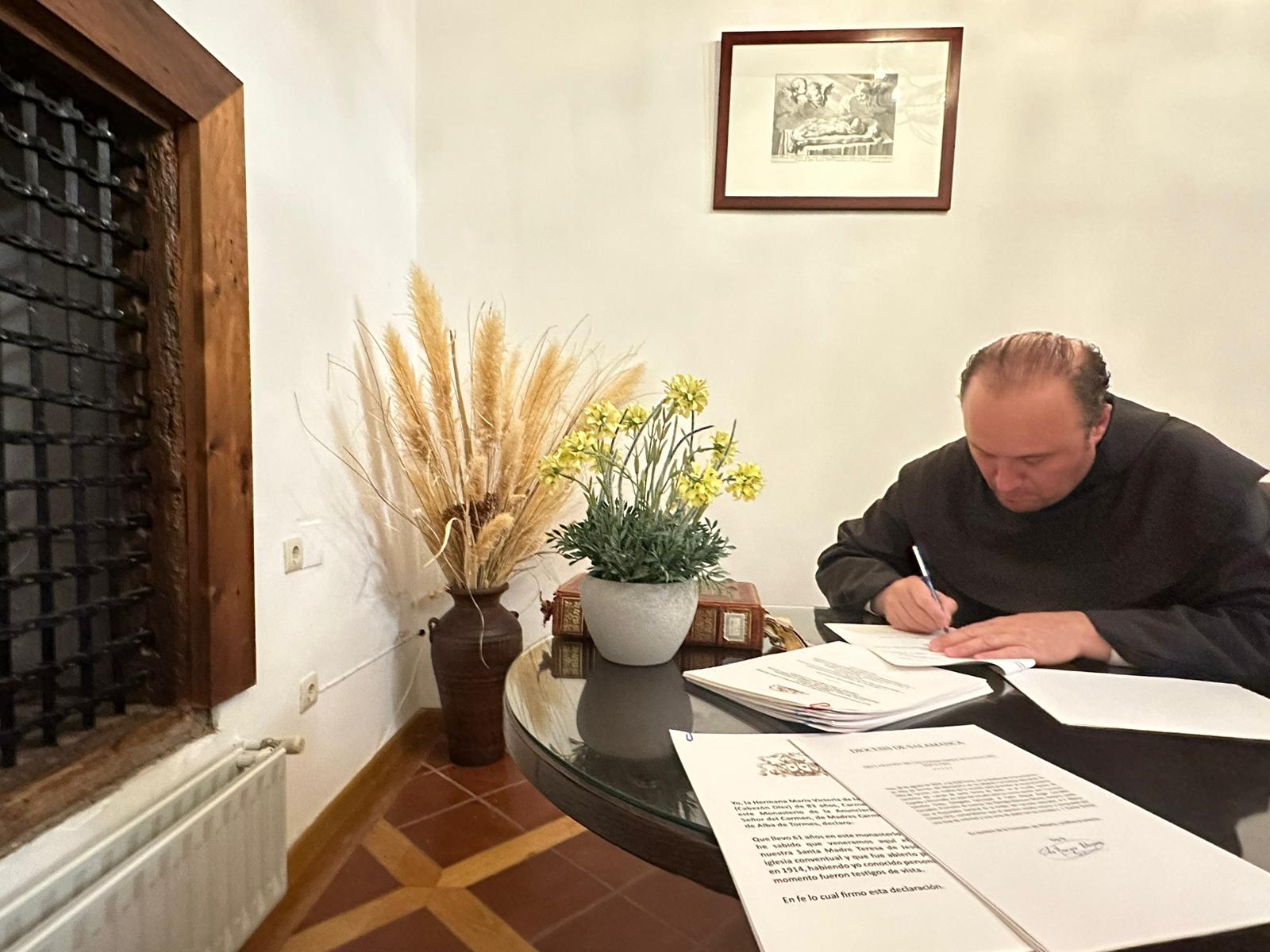 Estudio del brazo, el corazón y la mano de Santa Teresa