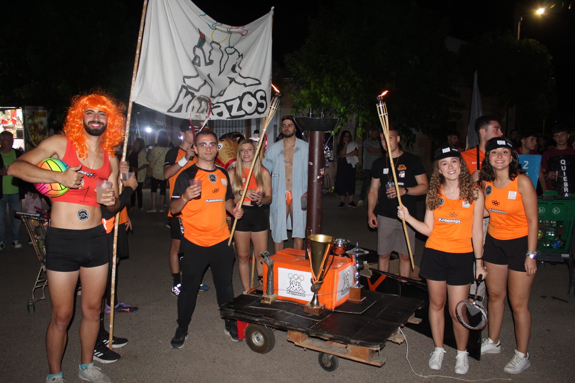 GALERÍA | Chupinazo e inicio de fiestas en La Vellés.