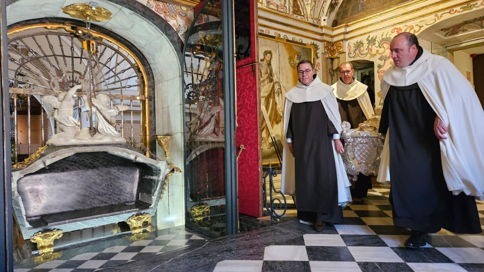 Concluye la primera fase del estudio del sepulcro de Santa Teresa 