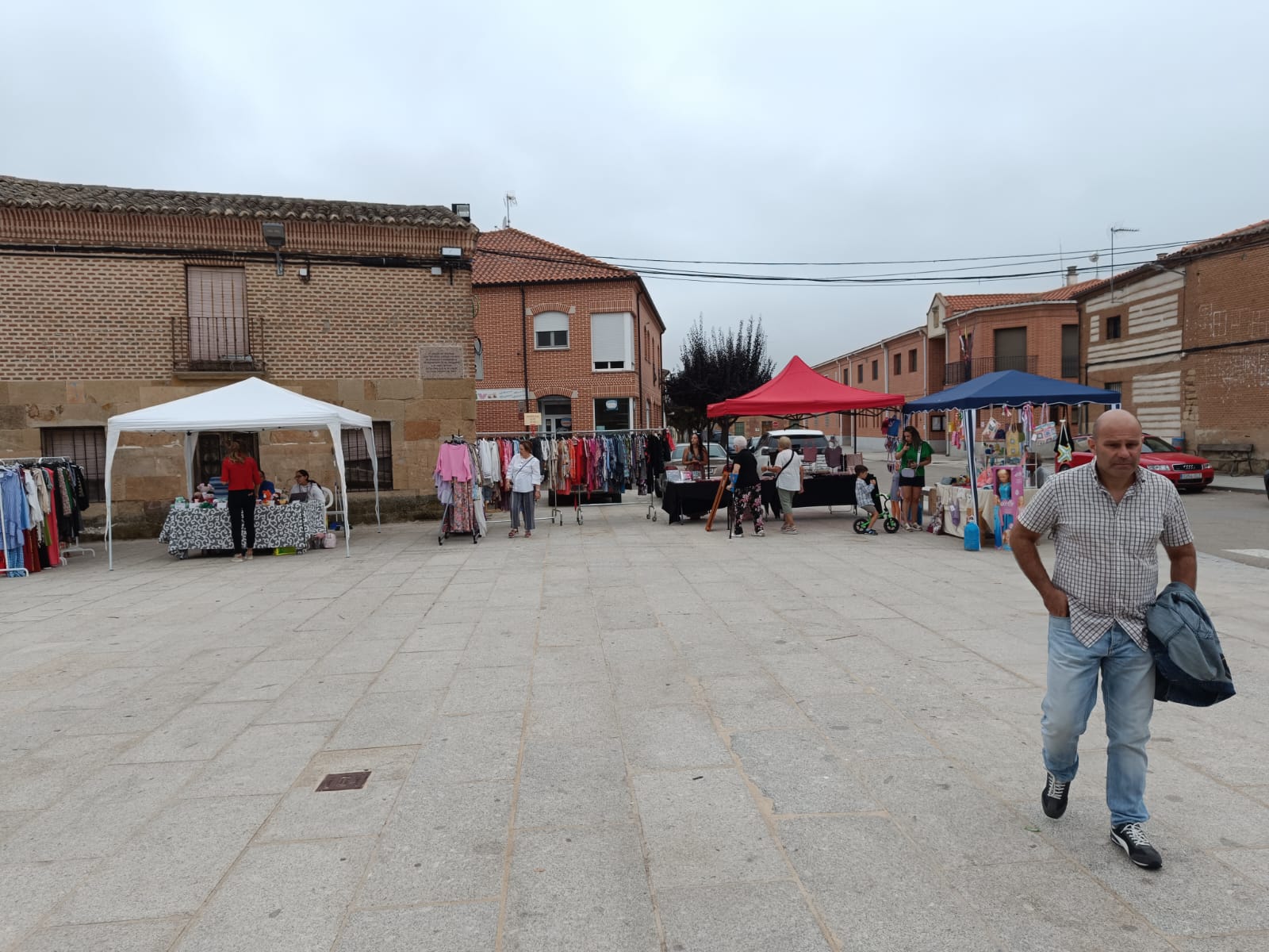 Mercadillo tradicional en Villoria (3)