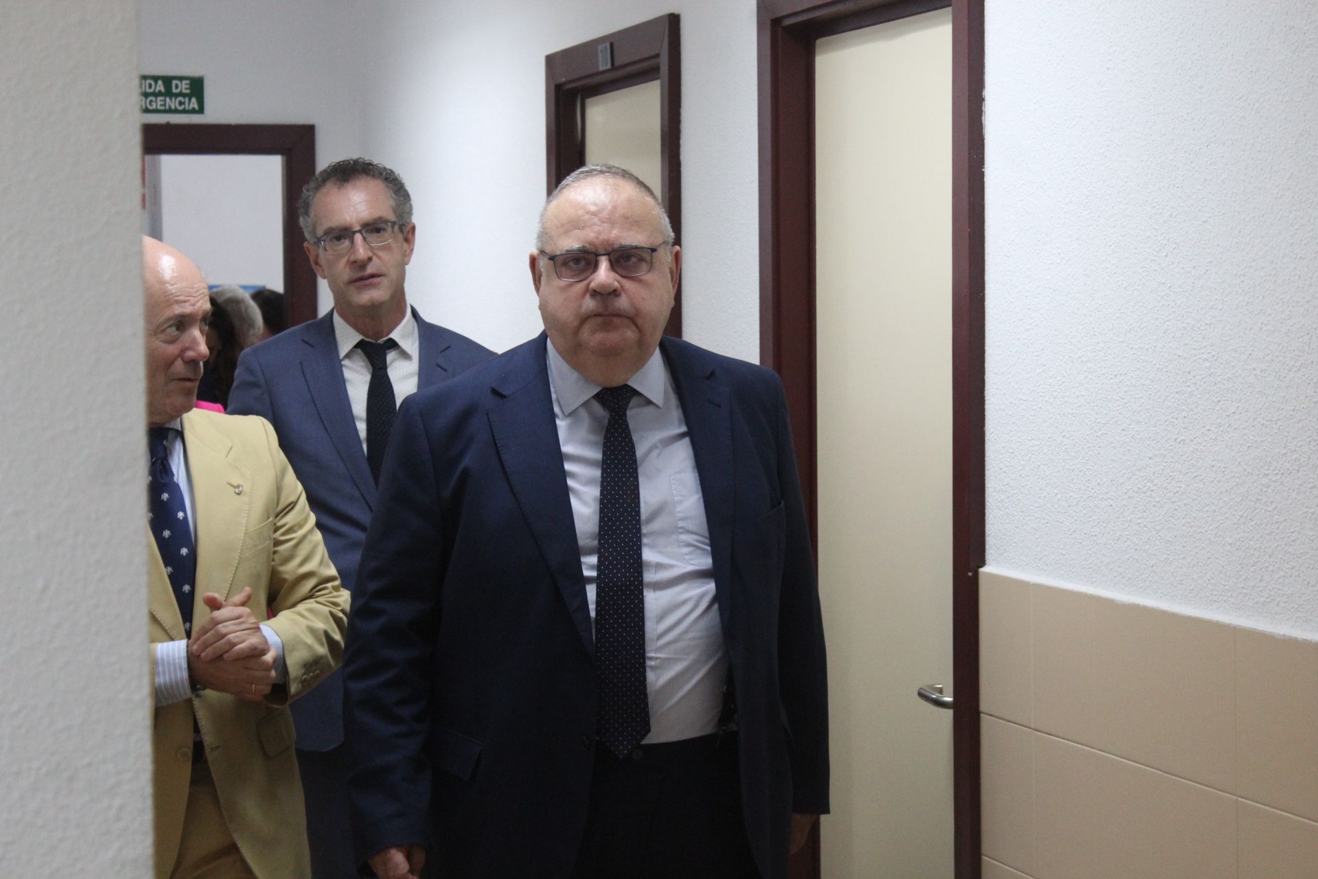 GALERÍA | El consejero de sanidad visita el nuevo equipo de radiología del centro de Salud de San Juan.