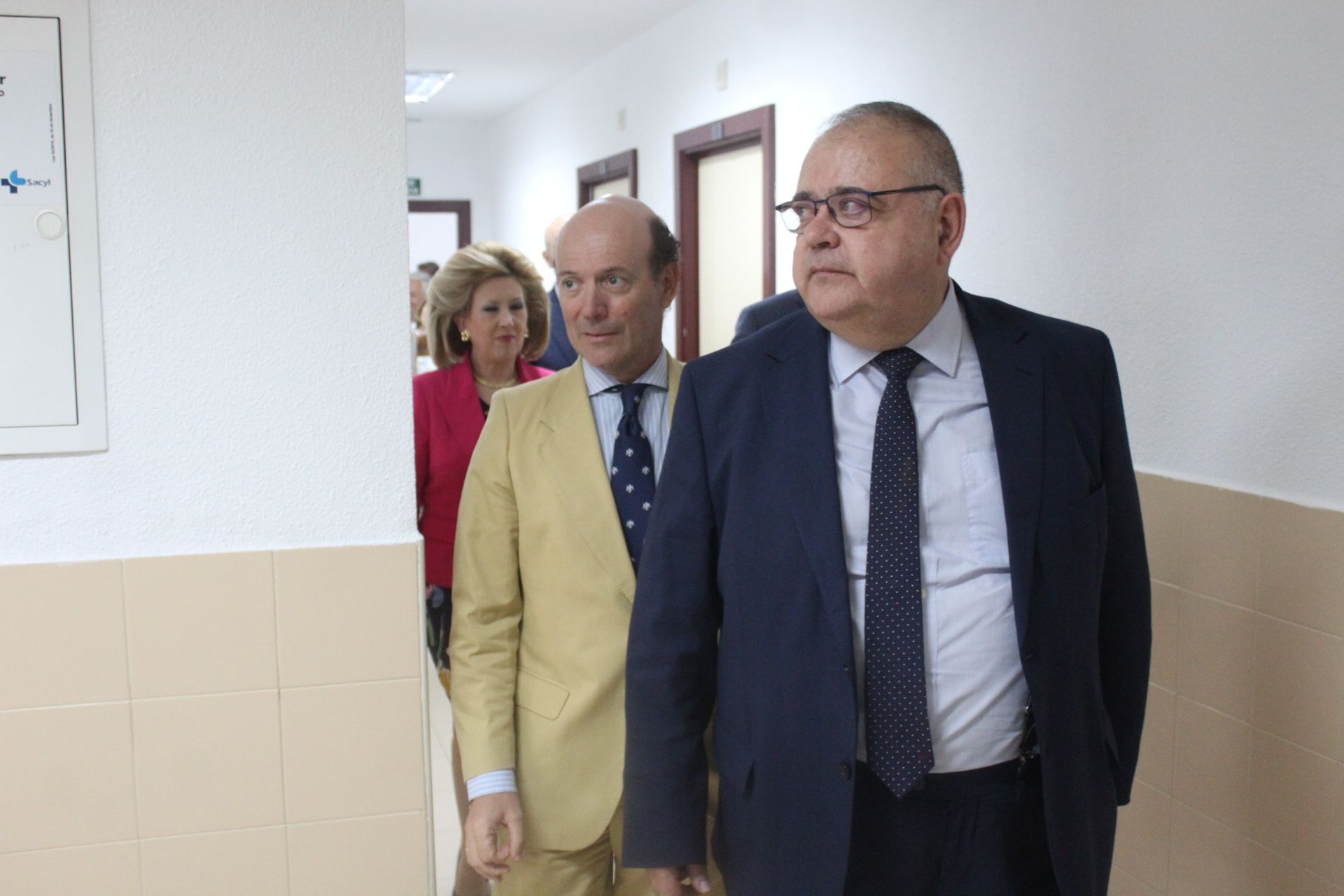 GALERÍA | El consejero de sanidad visita el nuevo equipo de radiología del centro de Salud de San Juan.