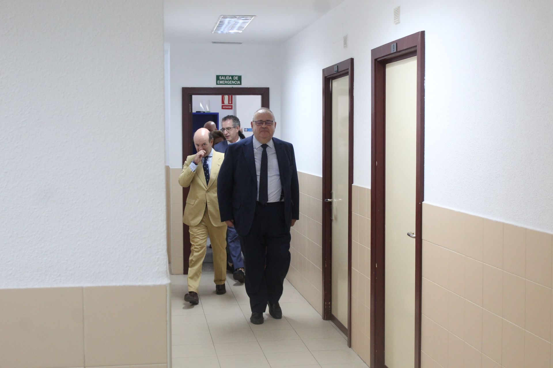 GALERÍA | El consejero de sanidad visita el nuevo equipo de radiología del centro de Salud de San Juan.