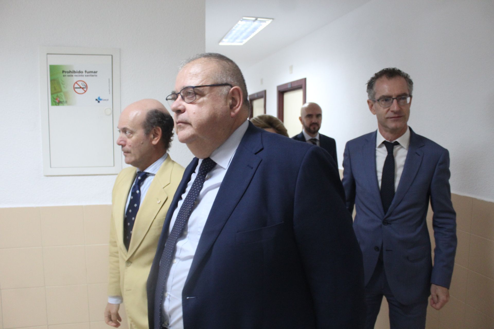 GALERÍA | El consejero de sanidad visita el nuevo equipo de radiología del centro de Salud de San Juan.