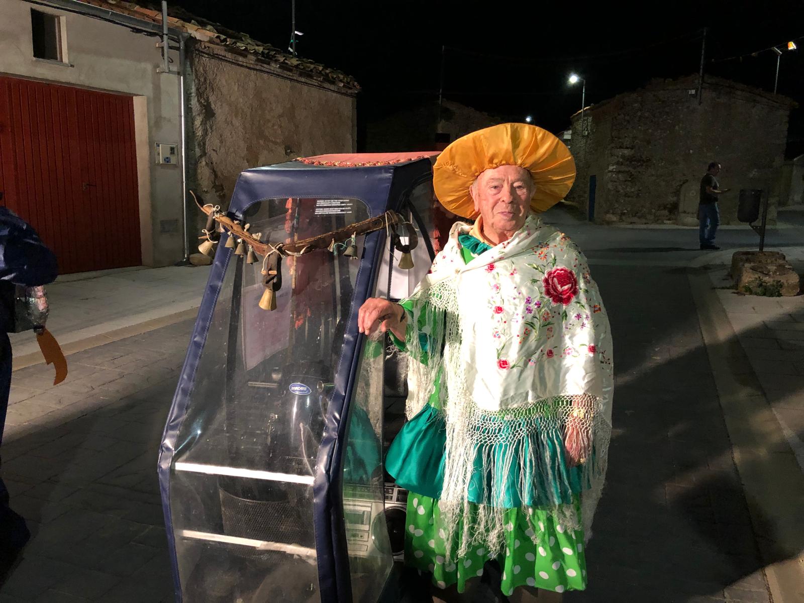 Concurso de carrozas en Pereña