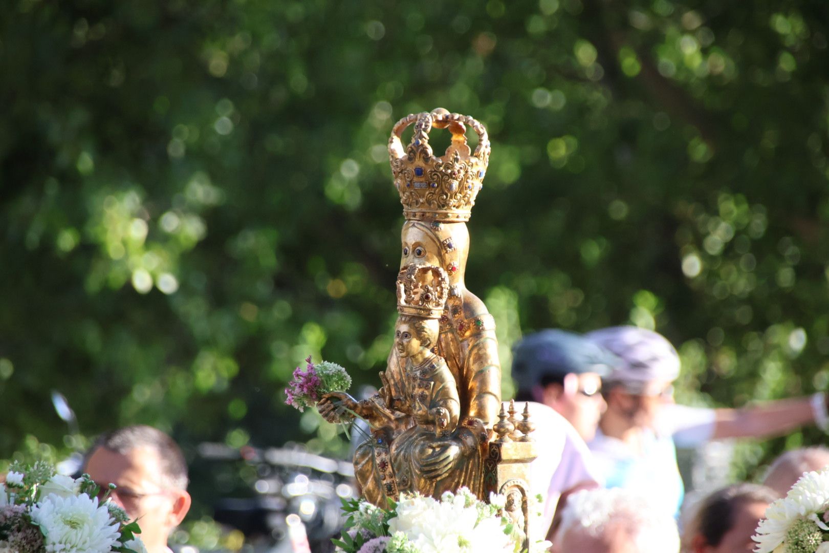 Ofrenda Floral en honor a la Virgen de la Vega