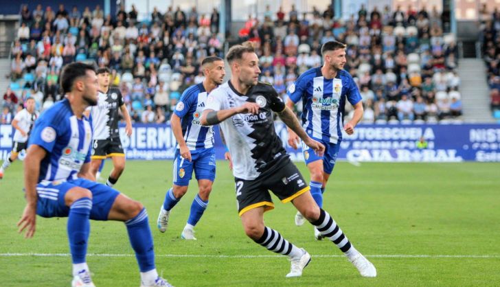 Gorka Santamaría, ante la Ponferradina FOTO UNIONISTAS CF