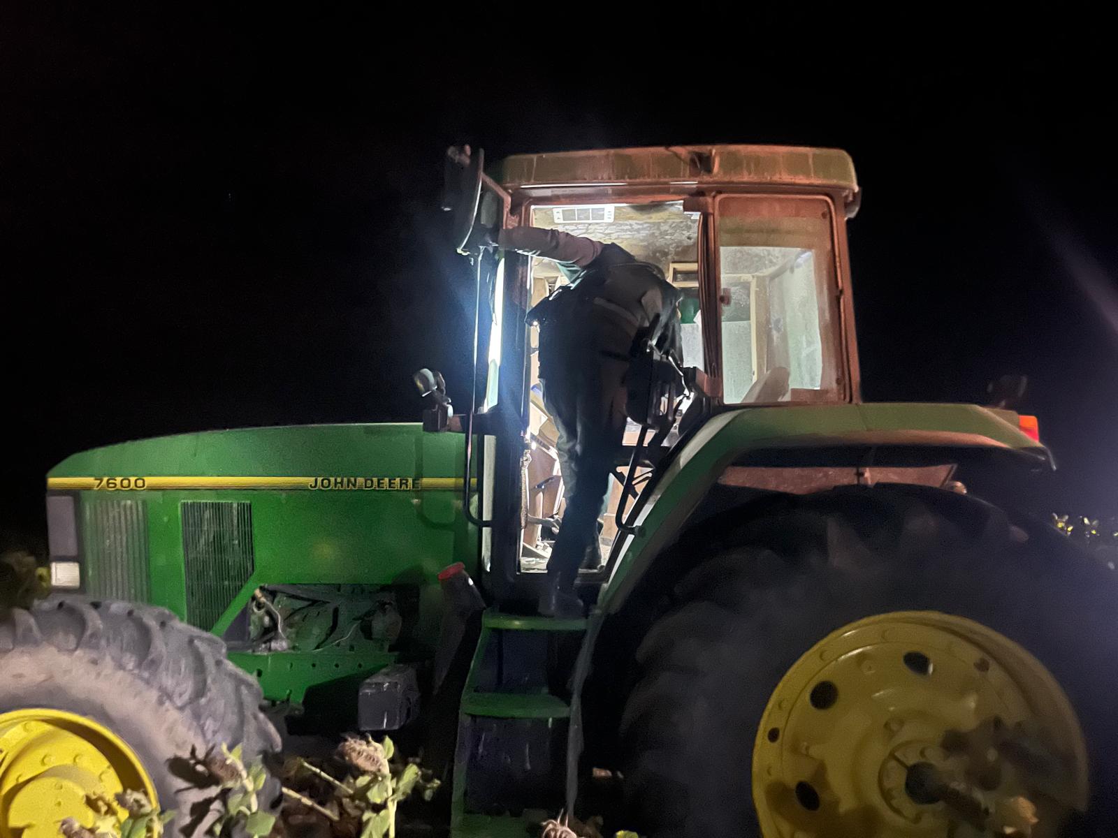 Vuelven a saquear cableado de cobre de una finca de Macotera con un tractor robado