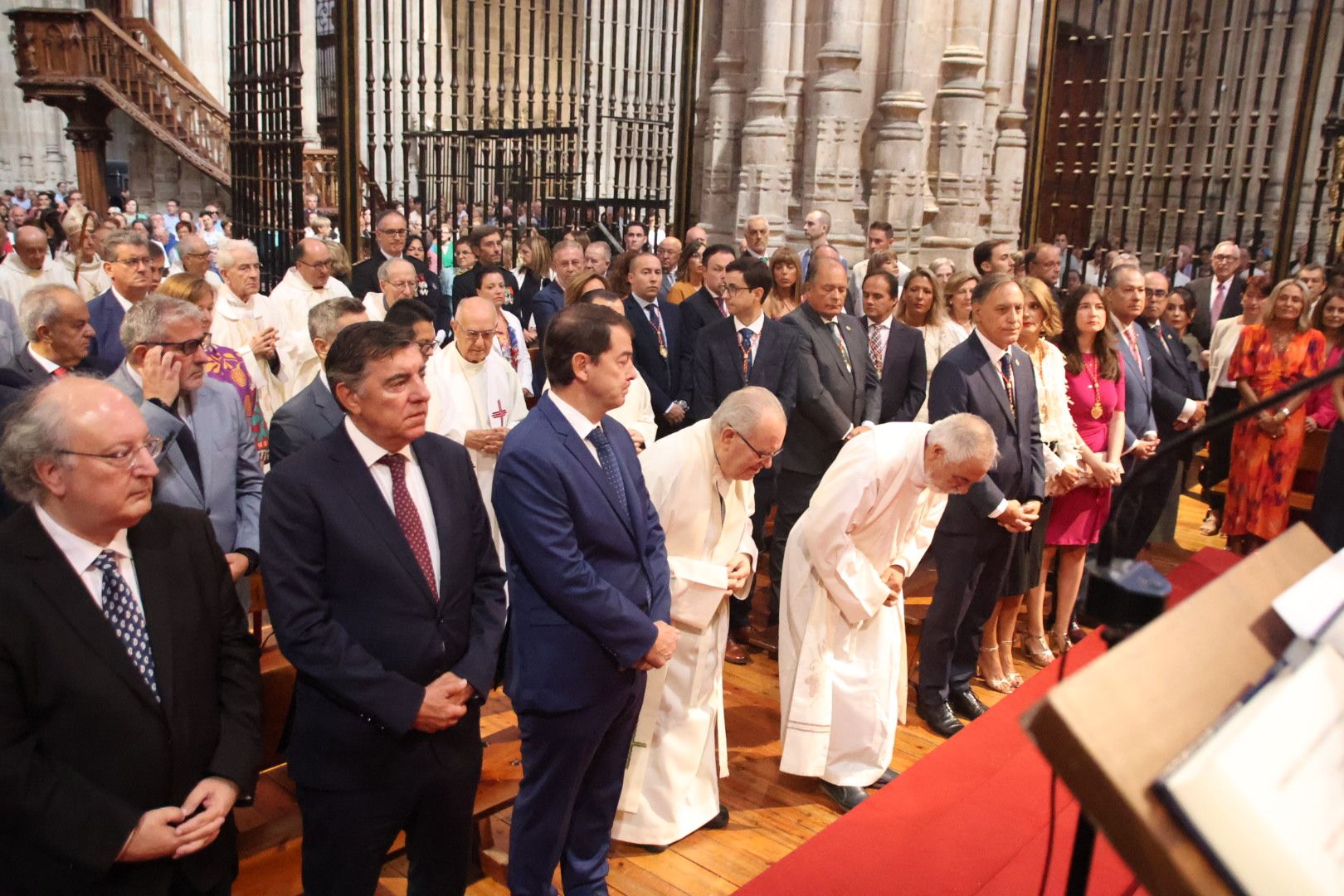 Misa en honor a Santa María de la Vega en la Catedral