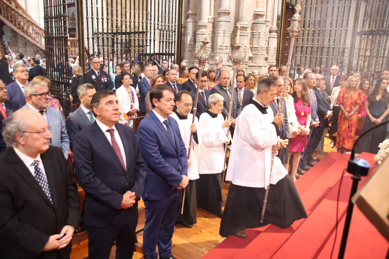 Misa en honor a Santa María de la Vega en la Catedral