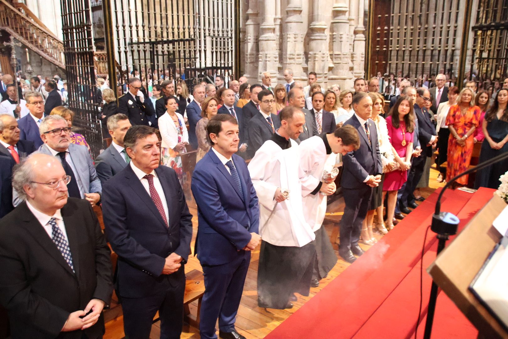 Misa en honor a Santa María de la Vega en la Catedral